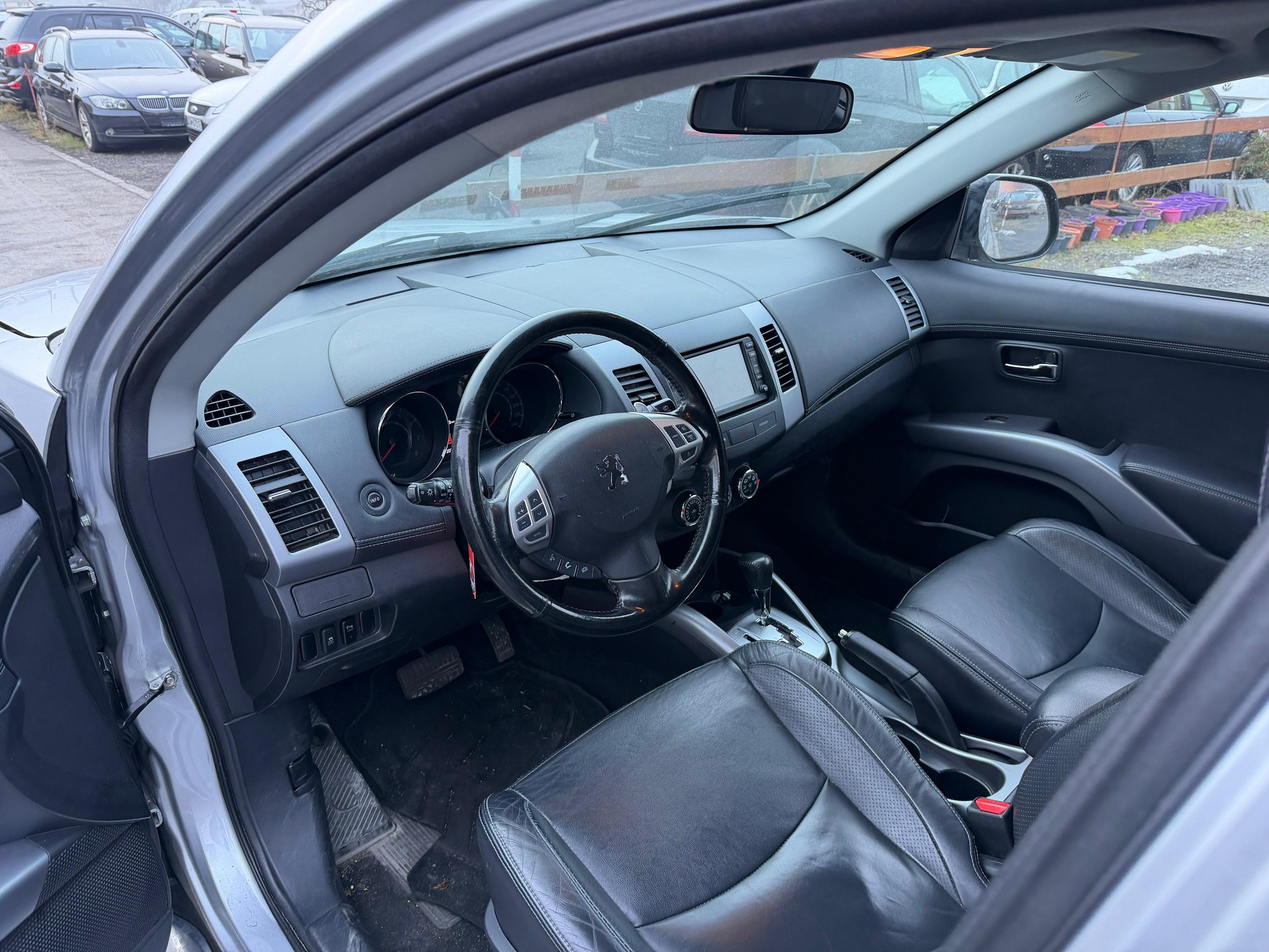 PEUGEOT 4007 2.4 Platinum Edition CVT-image-6