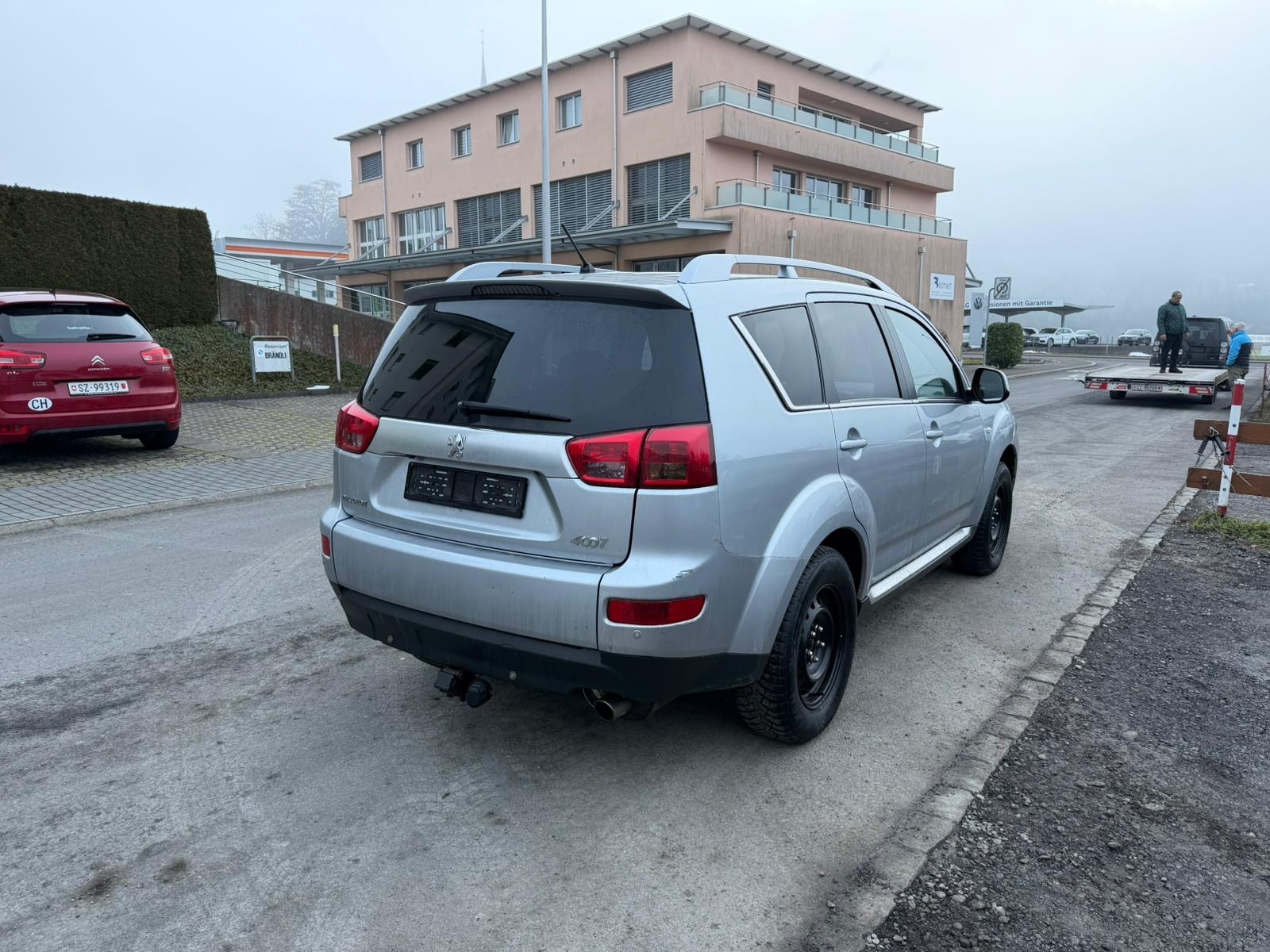 PEUGEOT 4007 2.4 Platinum Edition CVT-showroom-element-3
