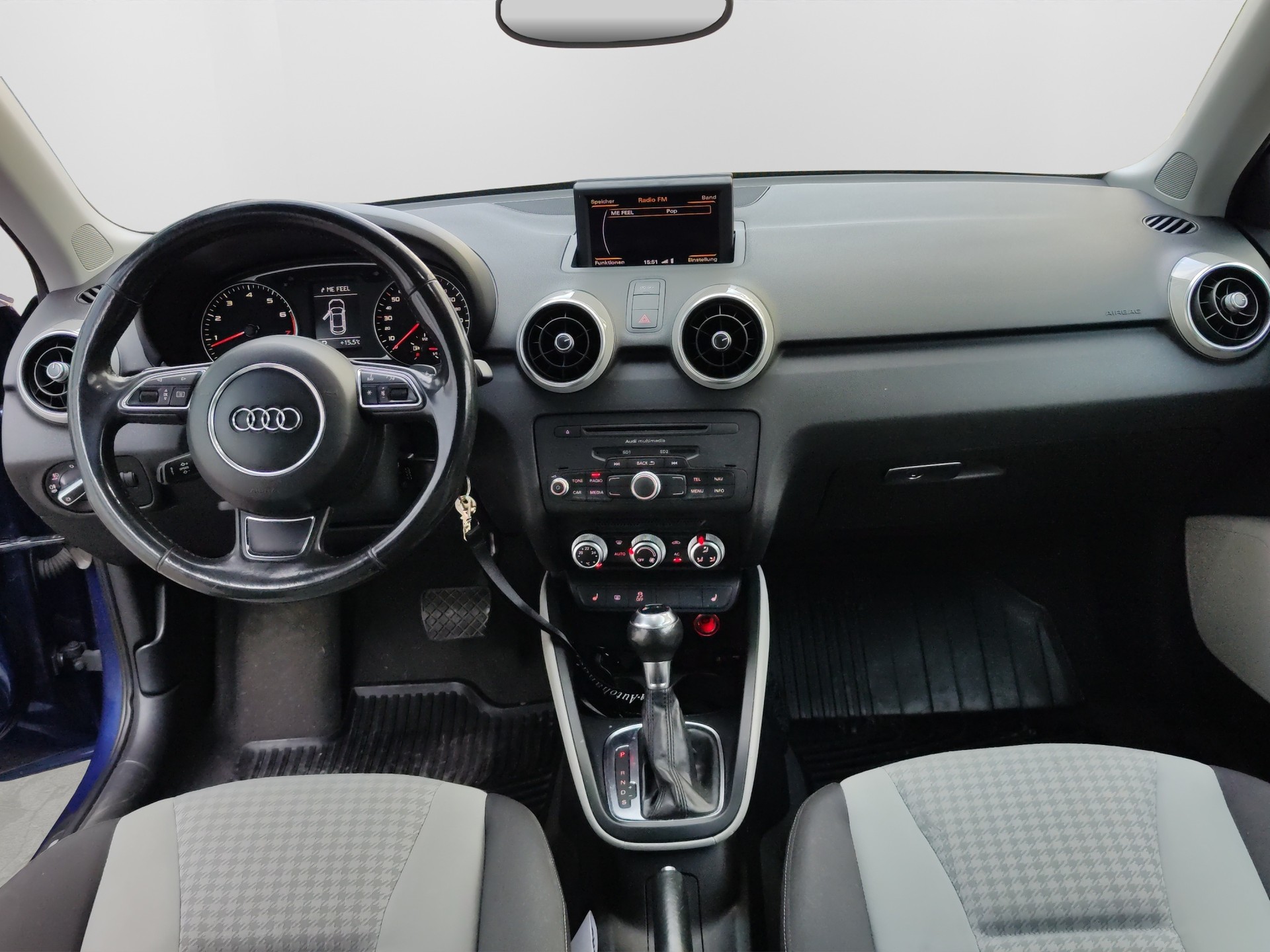 AUDI A1 1.4 TFSI Attraction S-tronic-image-17