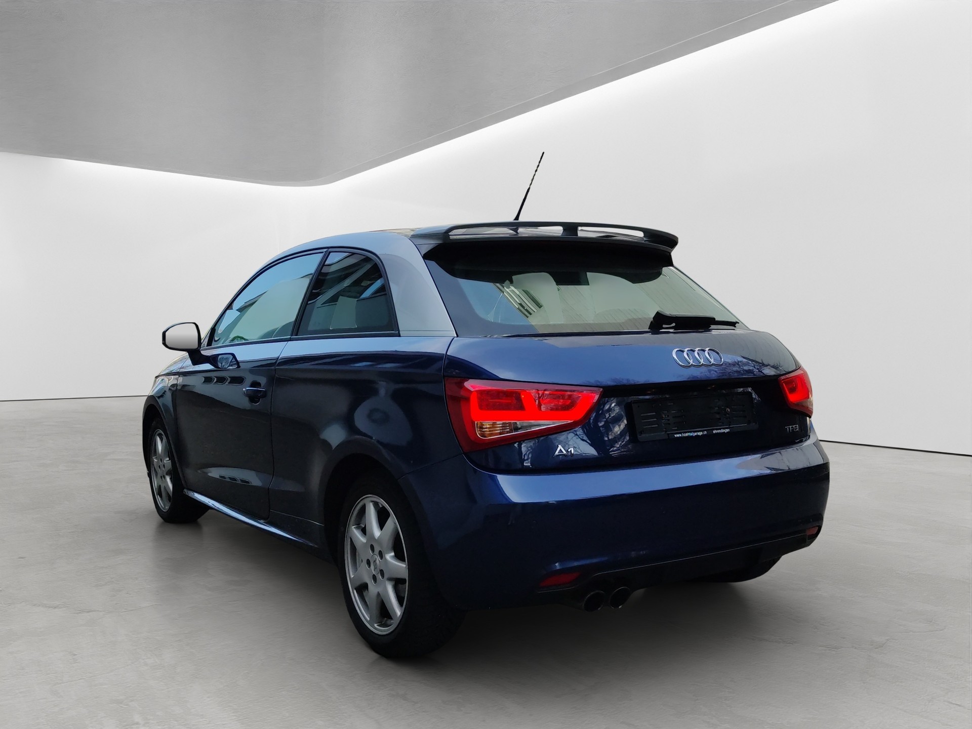 AUDI A1 1.4 TFSI Attraction S-tronic-showroom-element-2