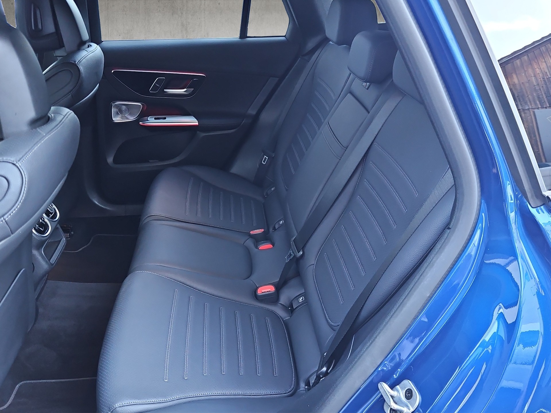MERCEDES-BENZ GLC 300 de AMG Line 4matic-image-10