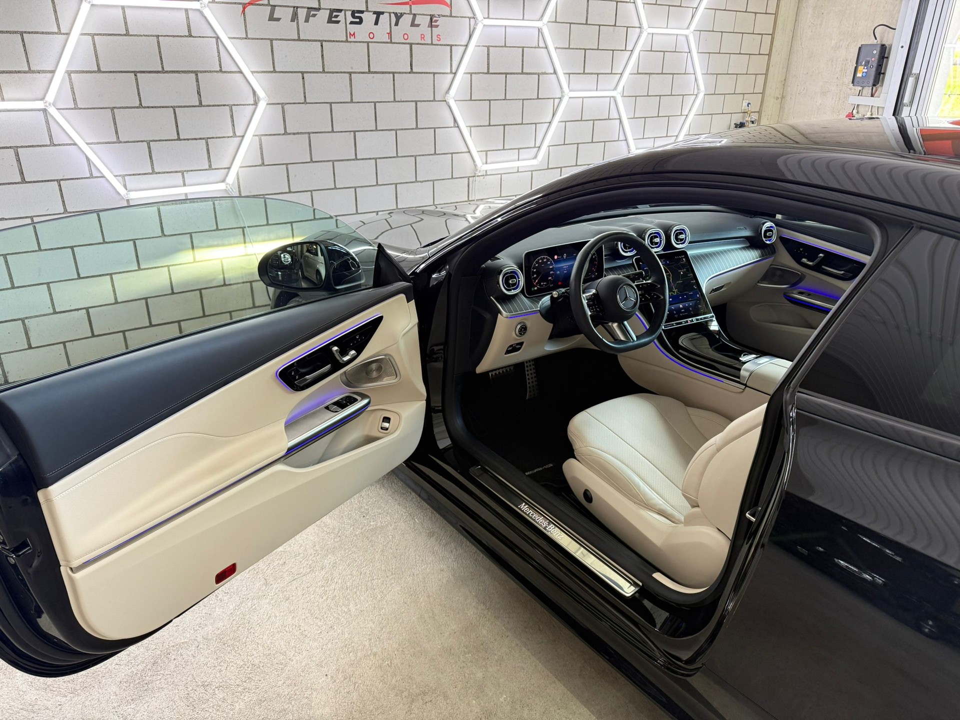 MERCEDES-BENZ CLE 450 Coupé 4Matic 9G-Tronic AMG Line-image-4