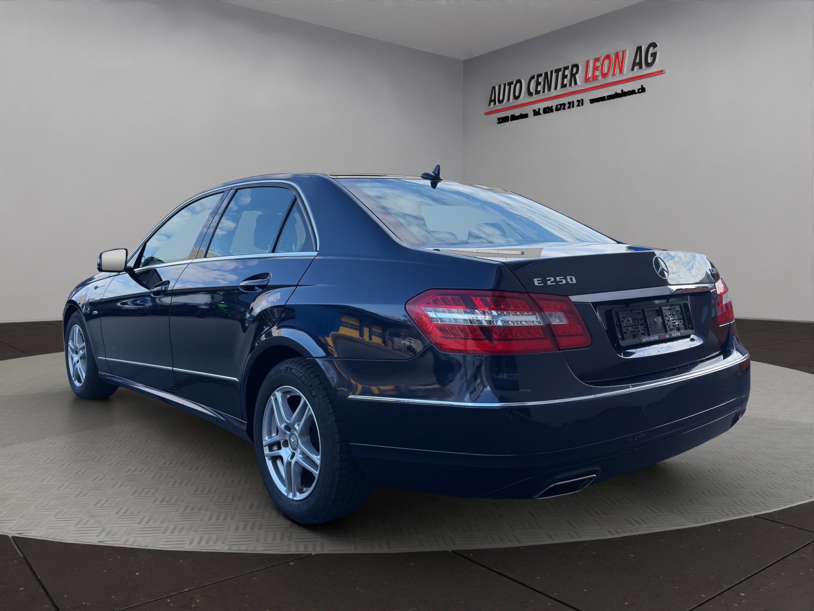 MERCEDES-BENZ E 250 CDI BlueEfficiency Avantgarde 7G-Tronic-showroom-element-3