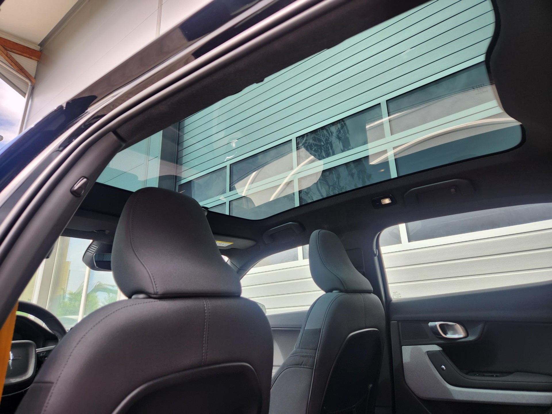 POLESTAR Polestar 2 Long Range Dual 78 kWh **GRATIS-SERVICE -GLASDACH -PLUS PAKET -WÄRME PUMPE -BATT. ZERTIFIKAT -GARANTIE BIS 05.2030**-image-6