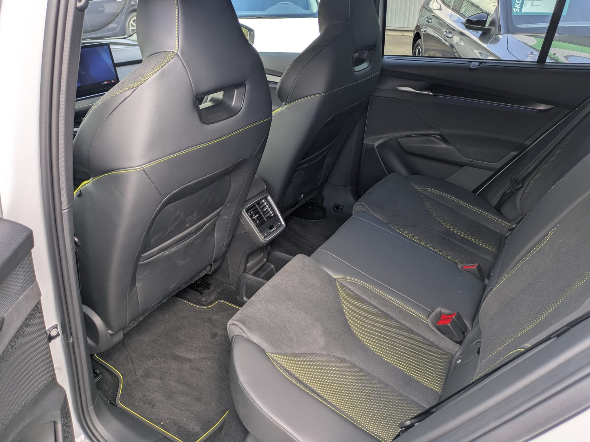 SKODA Elroq 85 RS 4x4-image-12