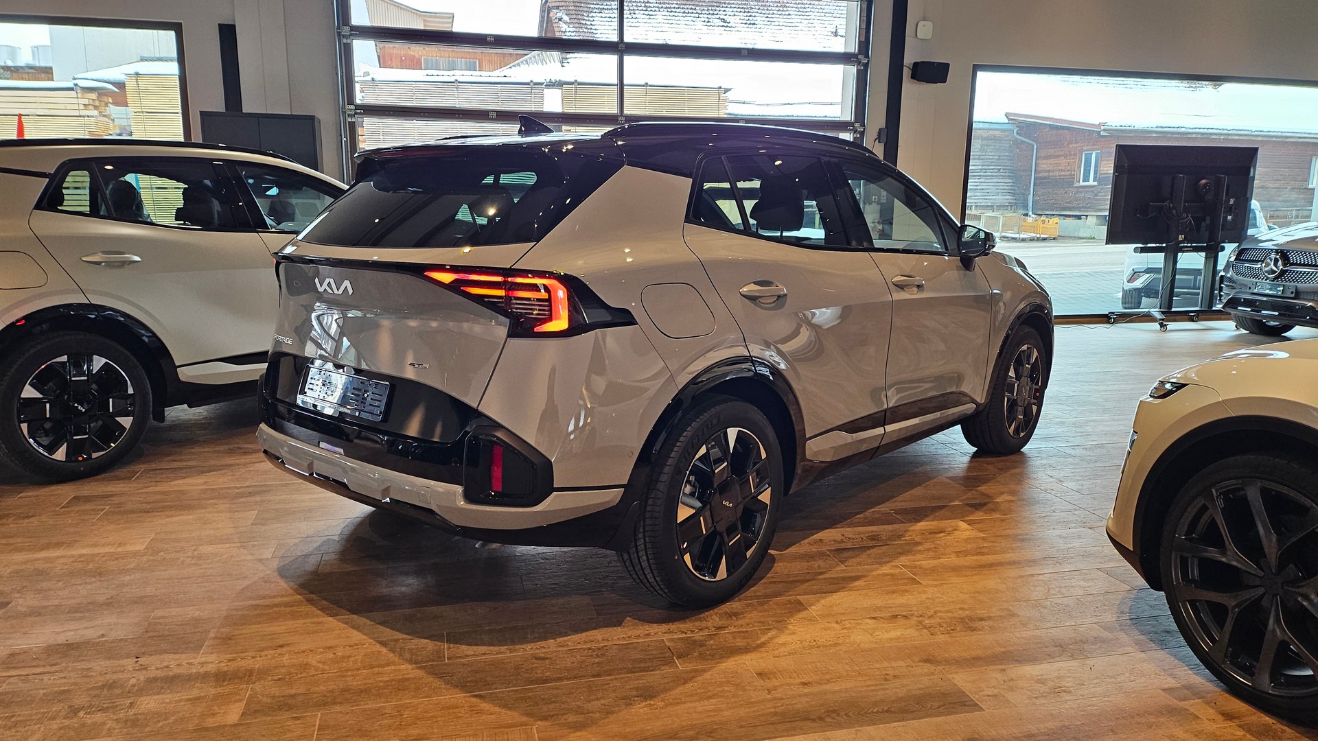 KIA Sportage 1.6T-GDi PHEV GT-Line 4x4 A-image-8