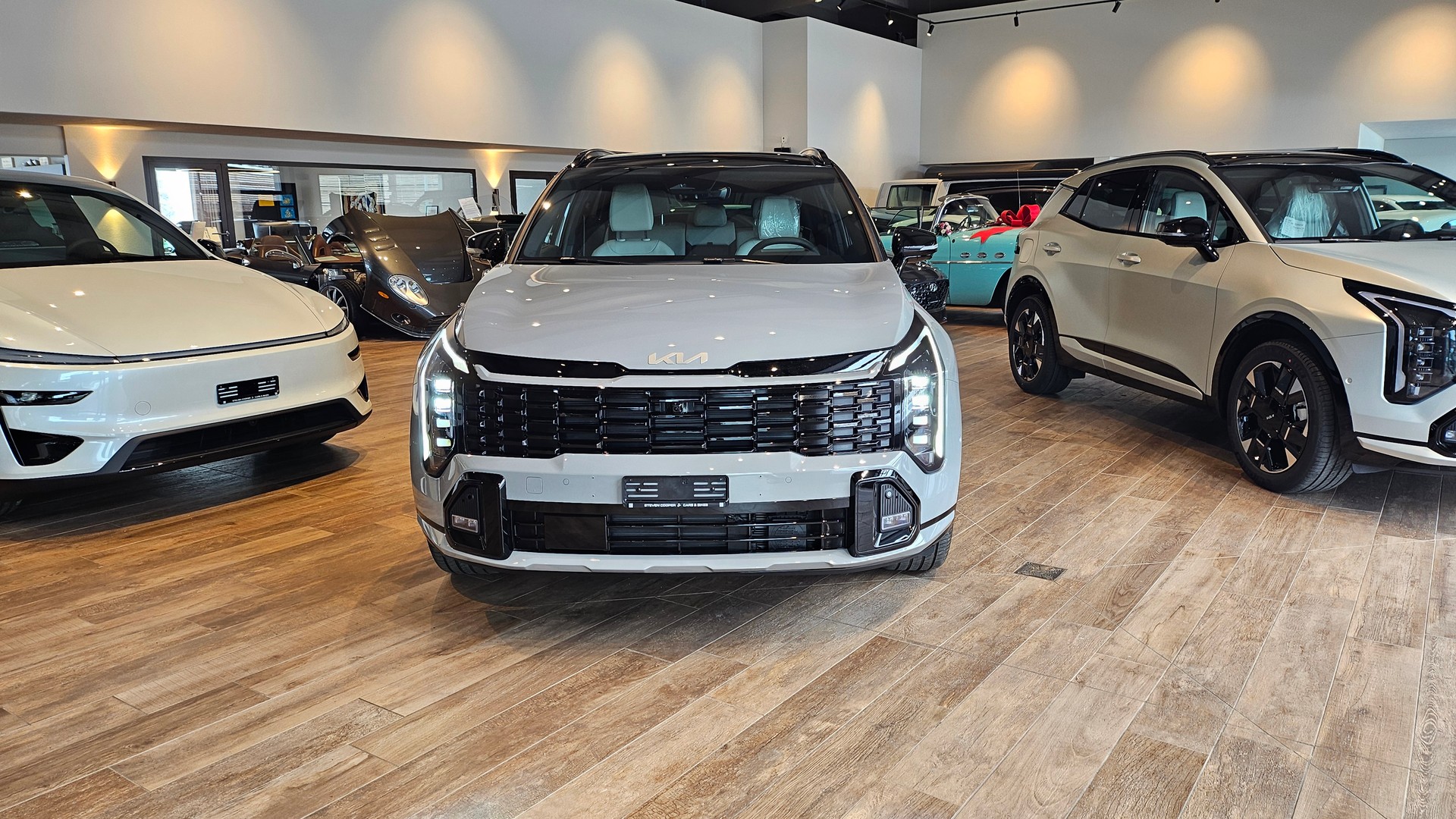 KIA Sportage 1.6T-GDi PHEV GT-Line 4x4 A-showroom-element-2