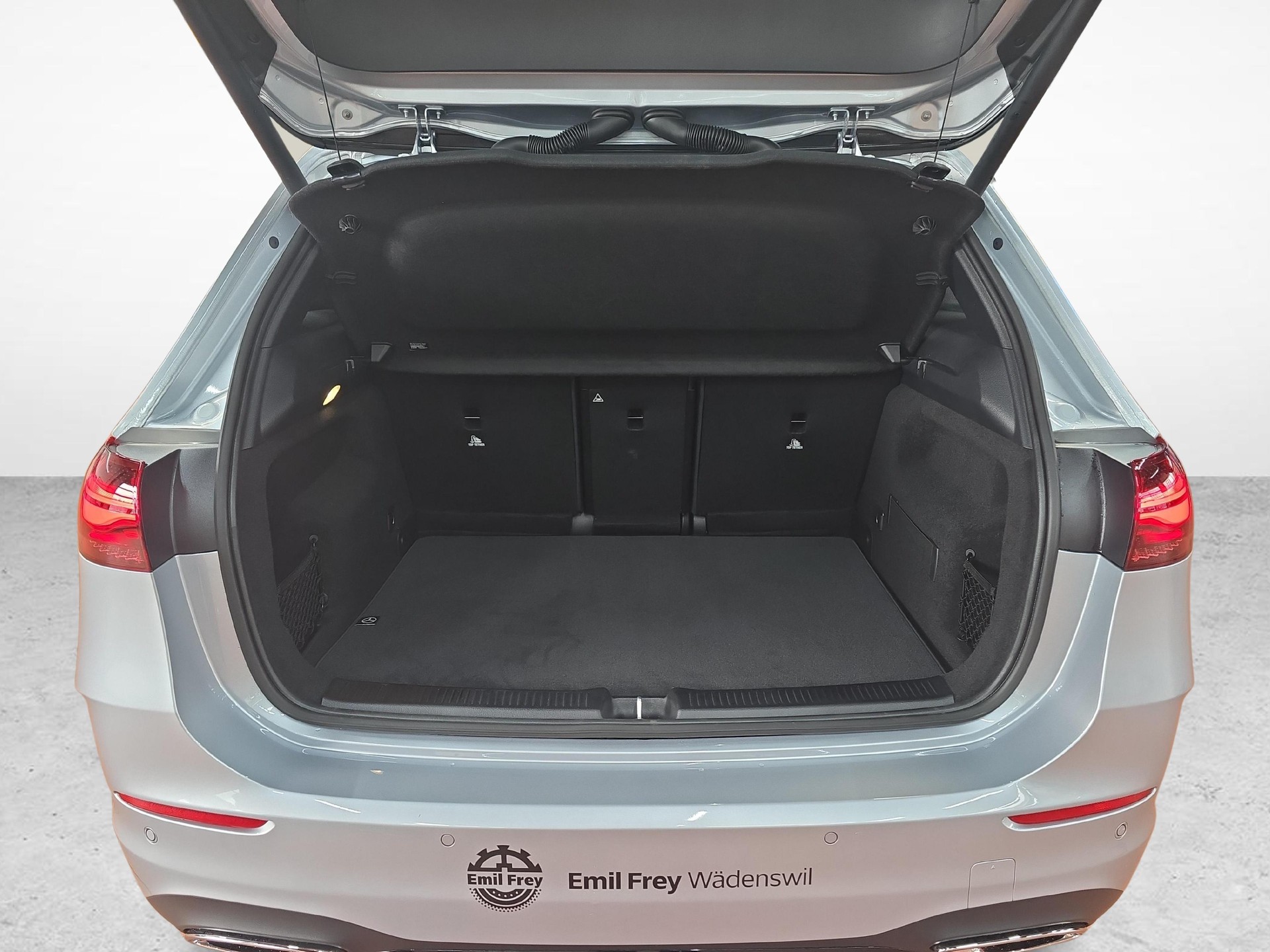 MERCEDES-BENZ B 250 e EQ Star AMG Line-image-10