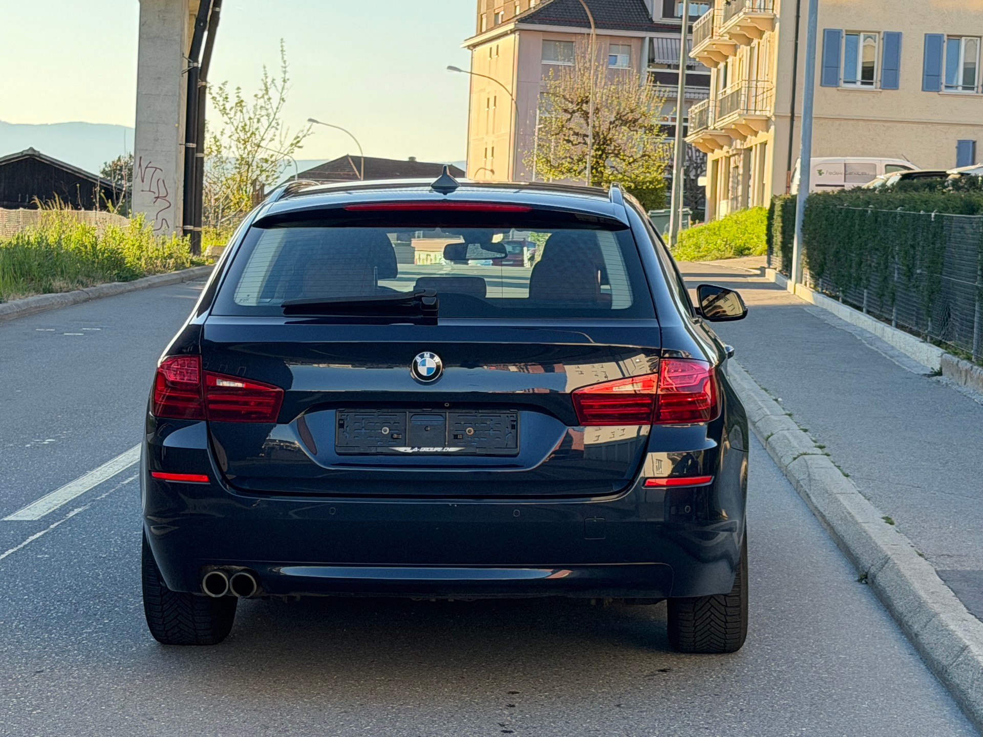 BMW 525d Touring xDrive Luxury Line Steptronic-image-4
