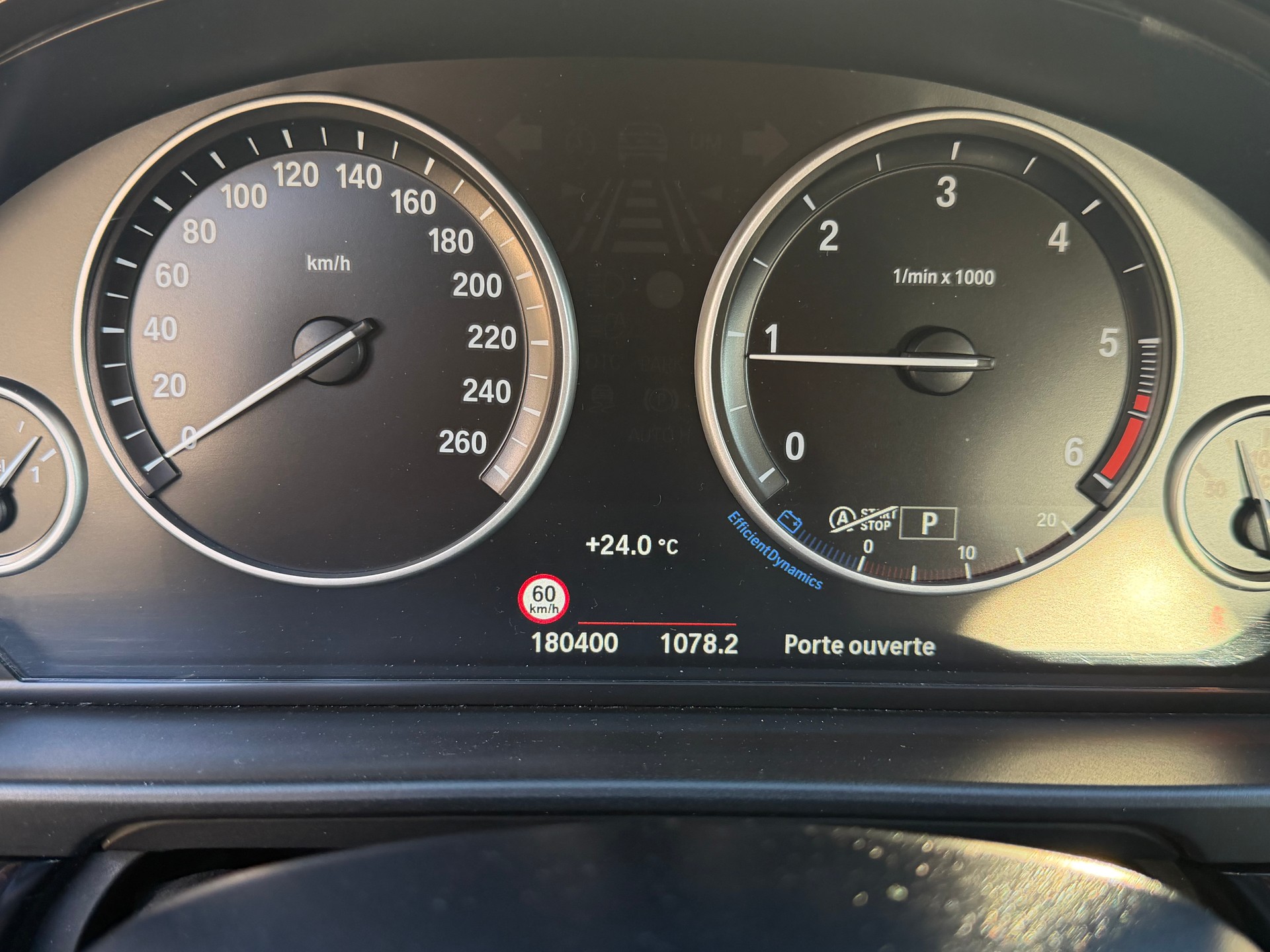 BMW 525d Touring xDrive Luxury Line Steptronic-image-8
