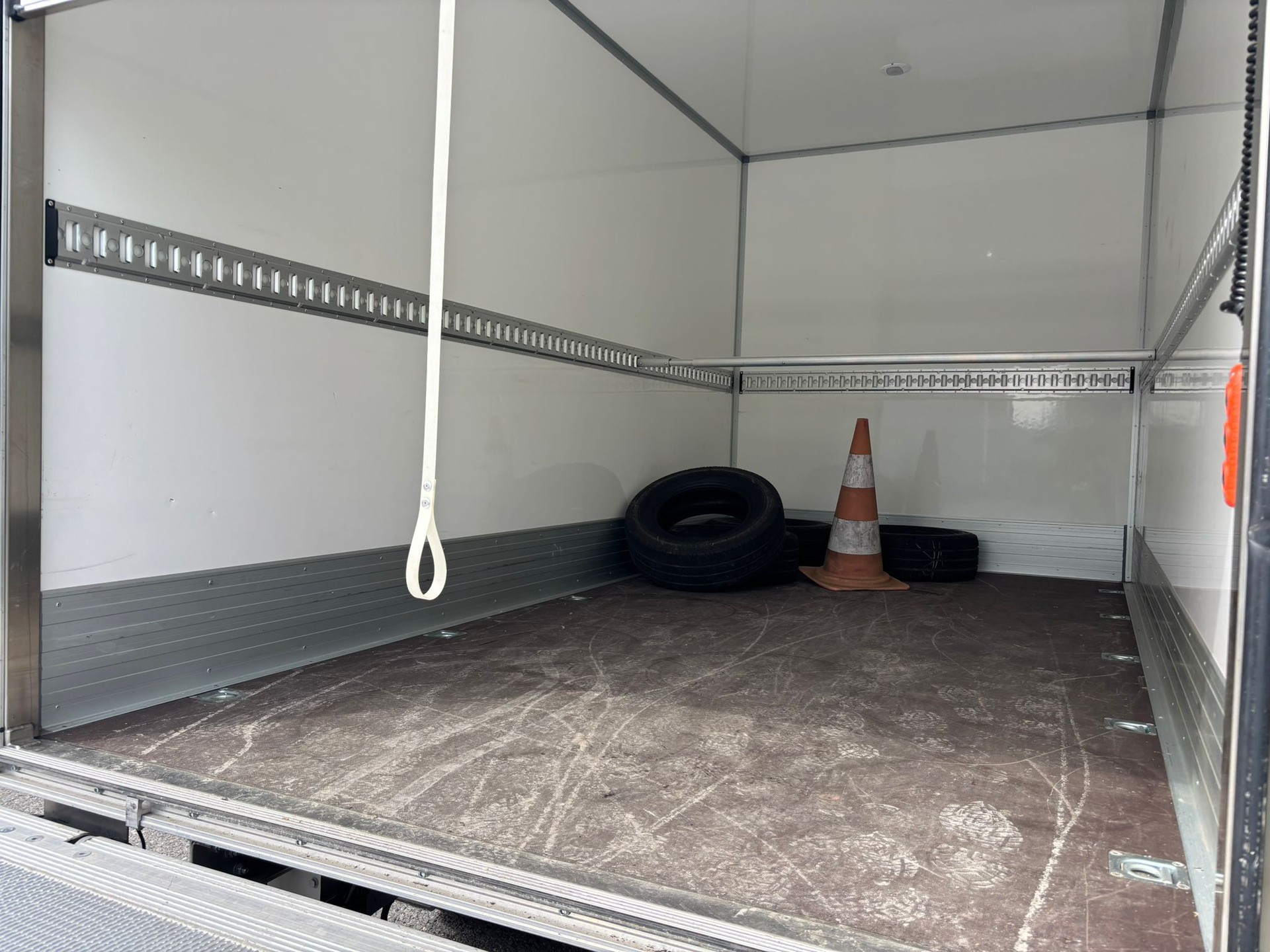 MERCEDES-BENZ Sprinter 319 CDI Lang 9G-TRONIC-image-11