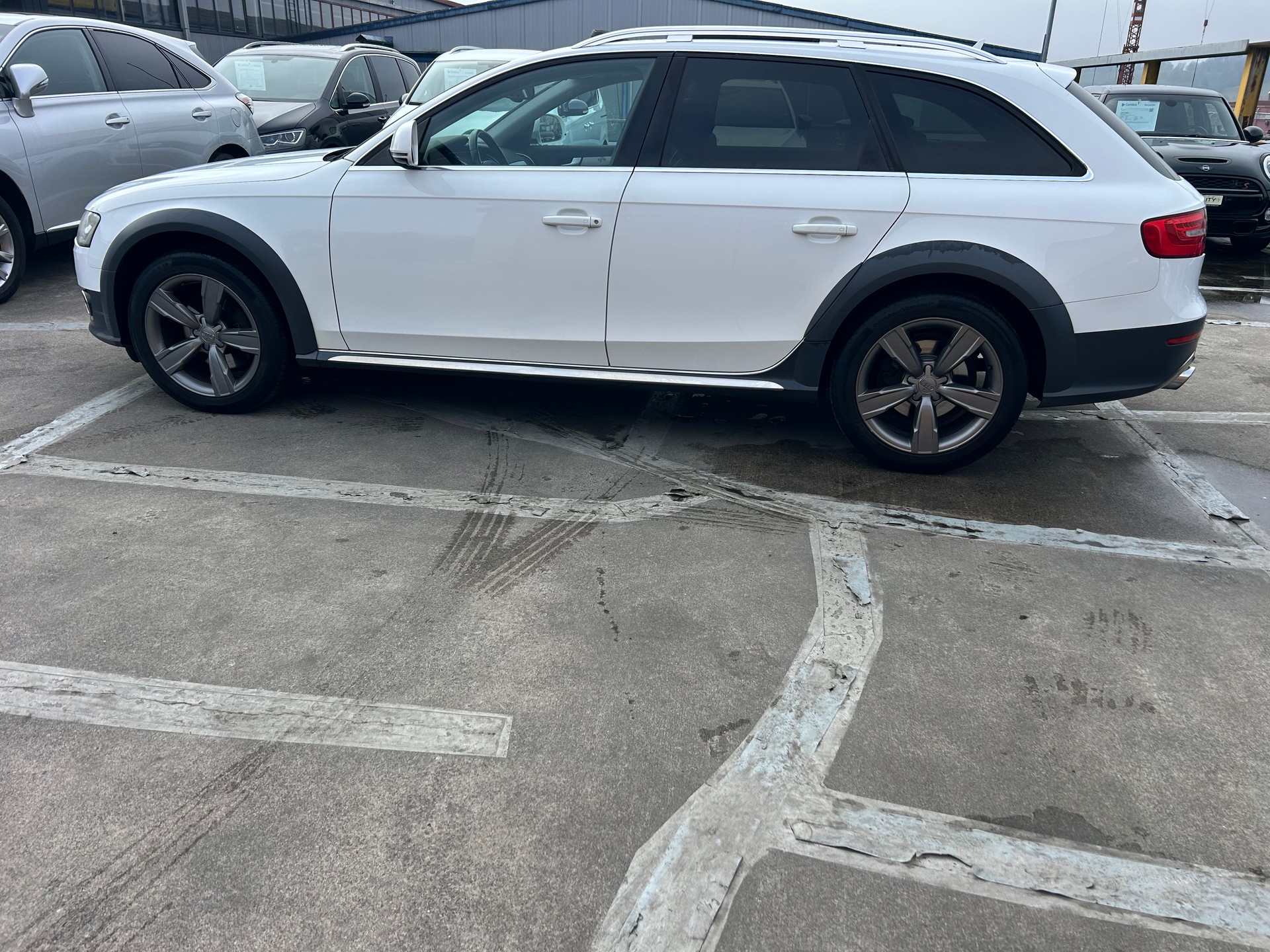 AUDI A4 allroad 2.0 TFSI quattro S-tronic-showroom-element-1