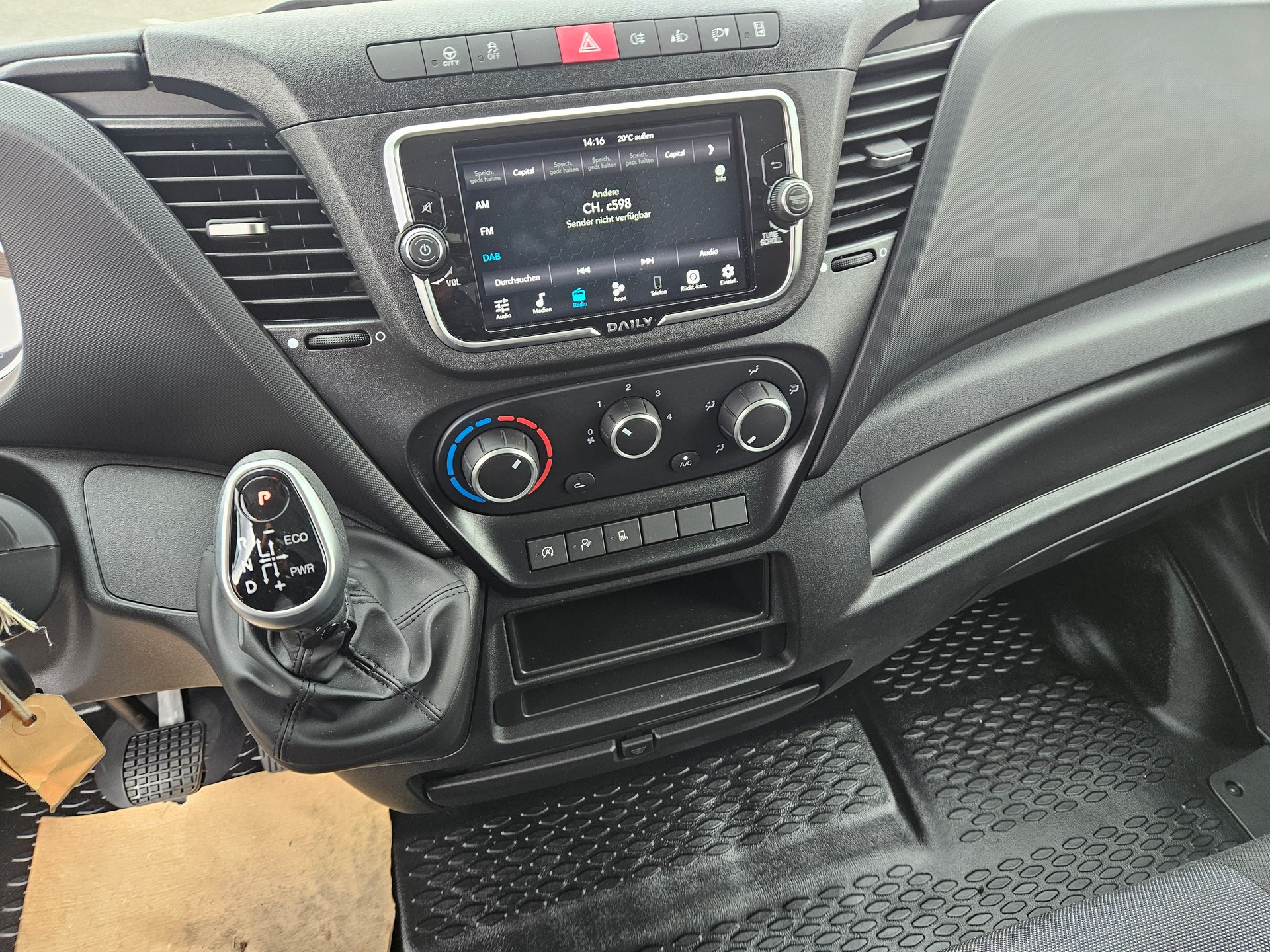 IVECO 35S16V kurz court AUTOMAT 156 ps-image-9