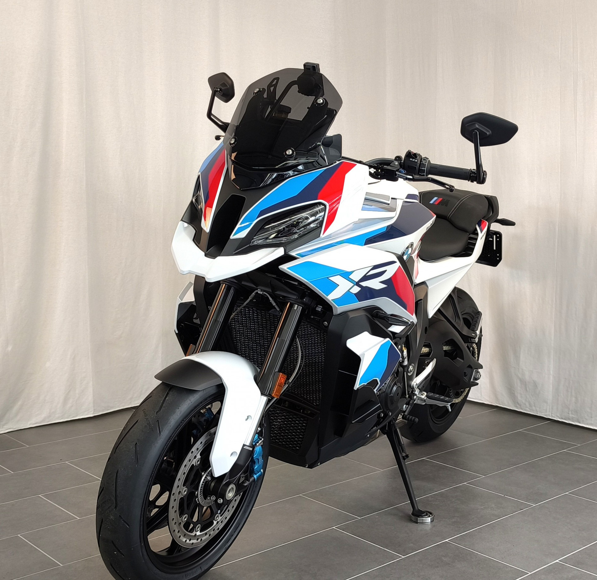 BMW M 1000 XR-image-2