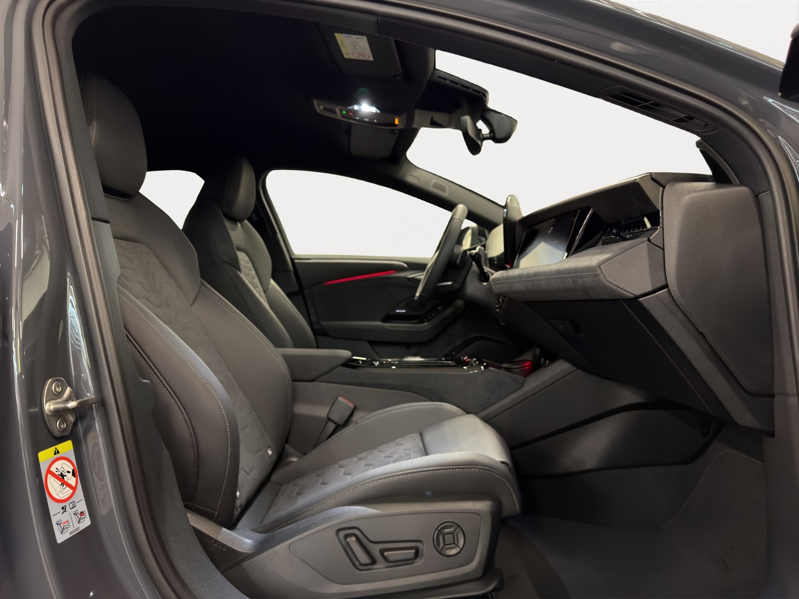 AUDI A6 Avant e-tron quattro-image-6