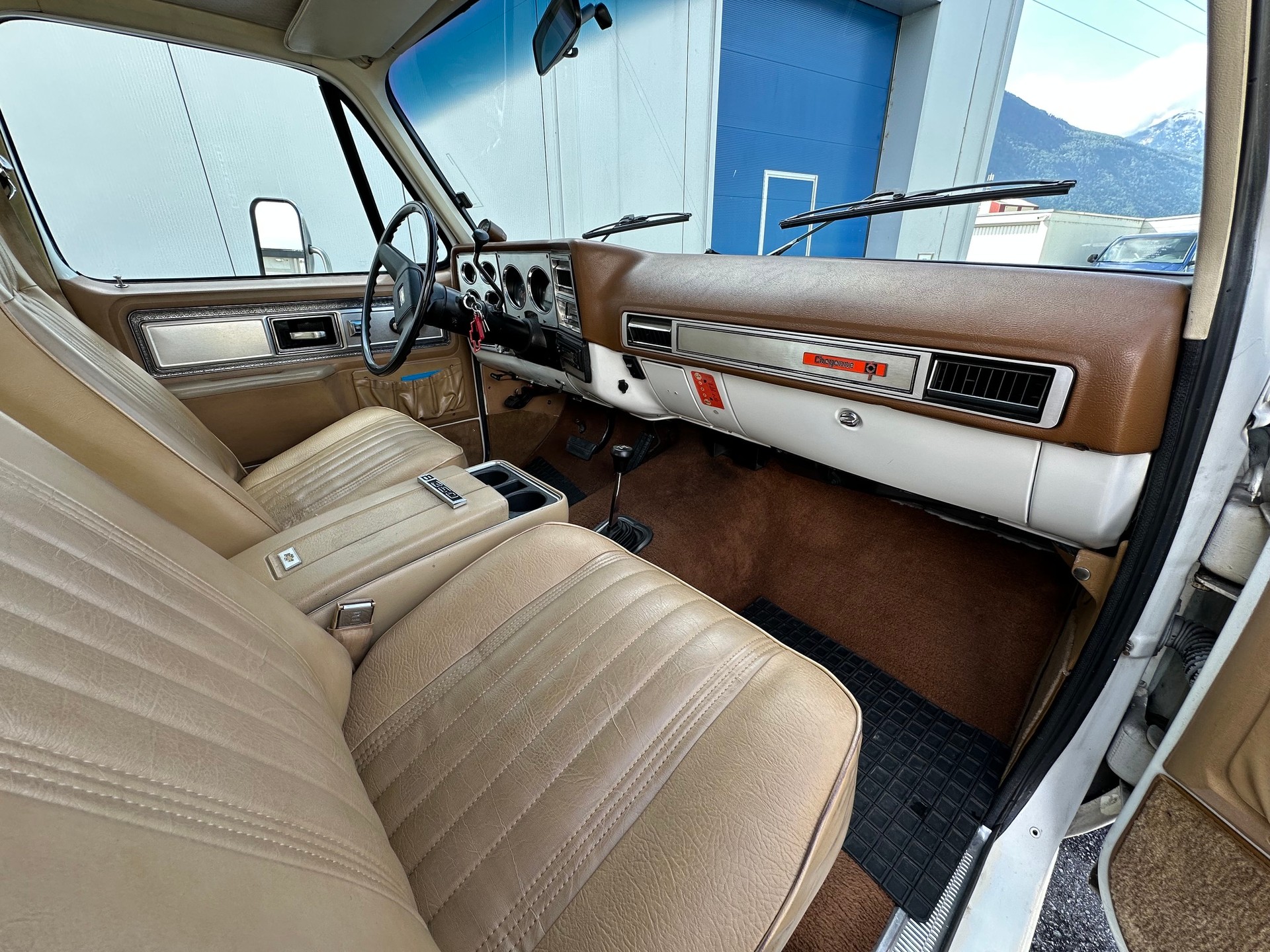 CHEVROLET K5 Cheyenne (Véhicule vétéran)-image-3
