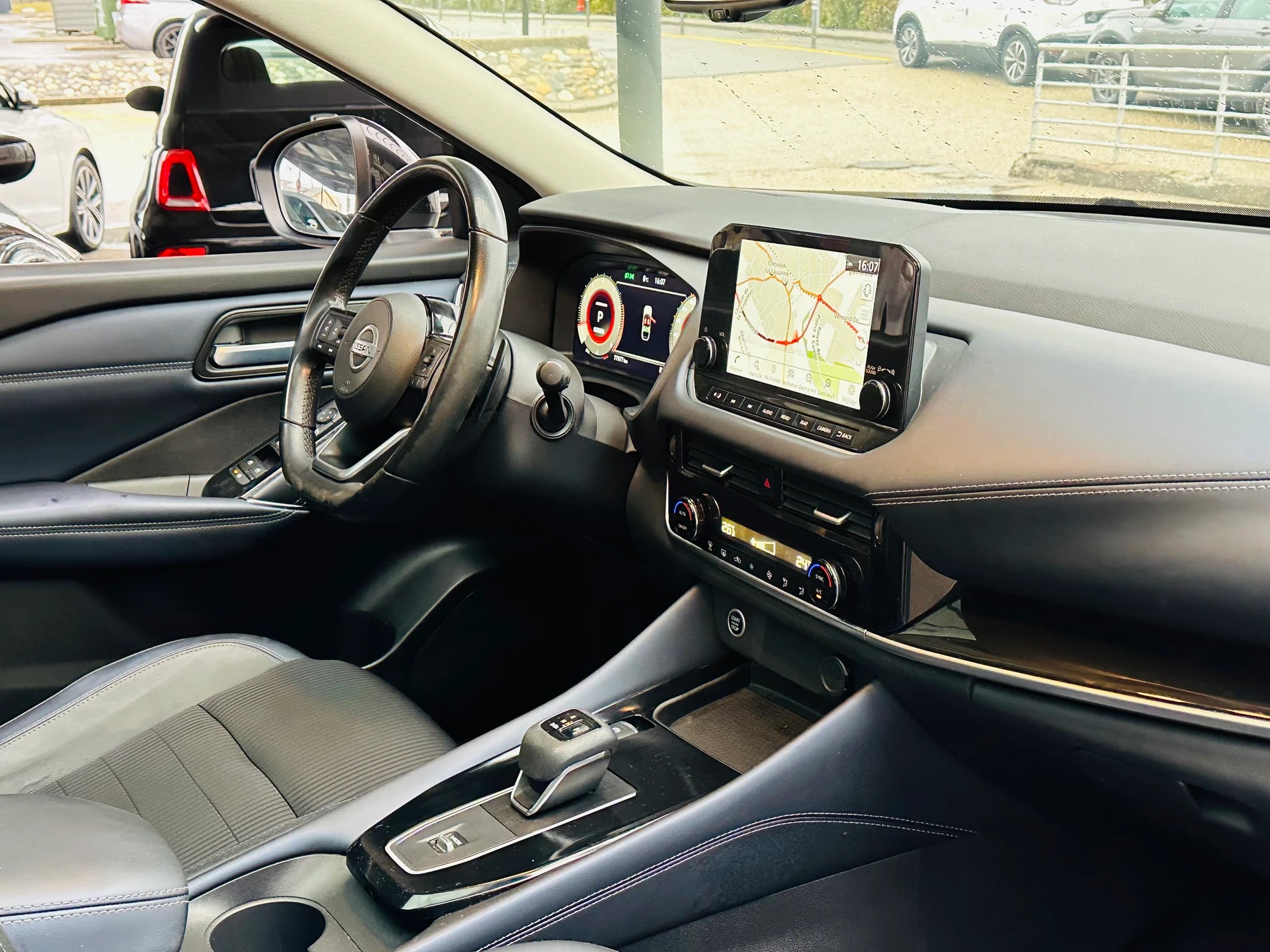 NISSAN Qashqai 1.3 DIG-T MHEV N-Connecta Xtronic-image-17
