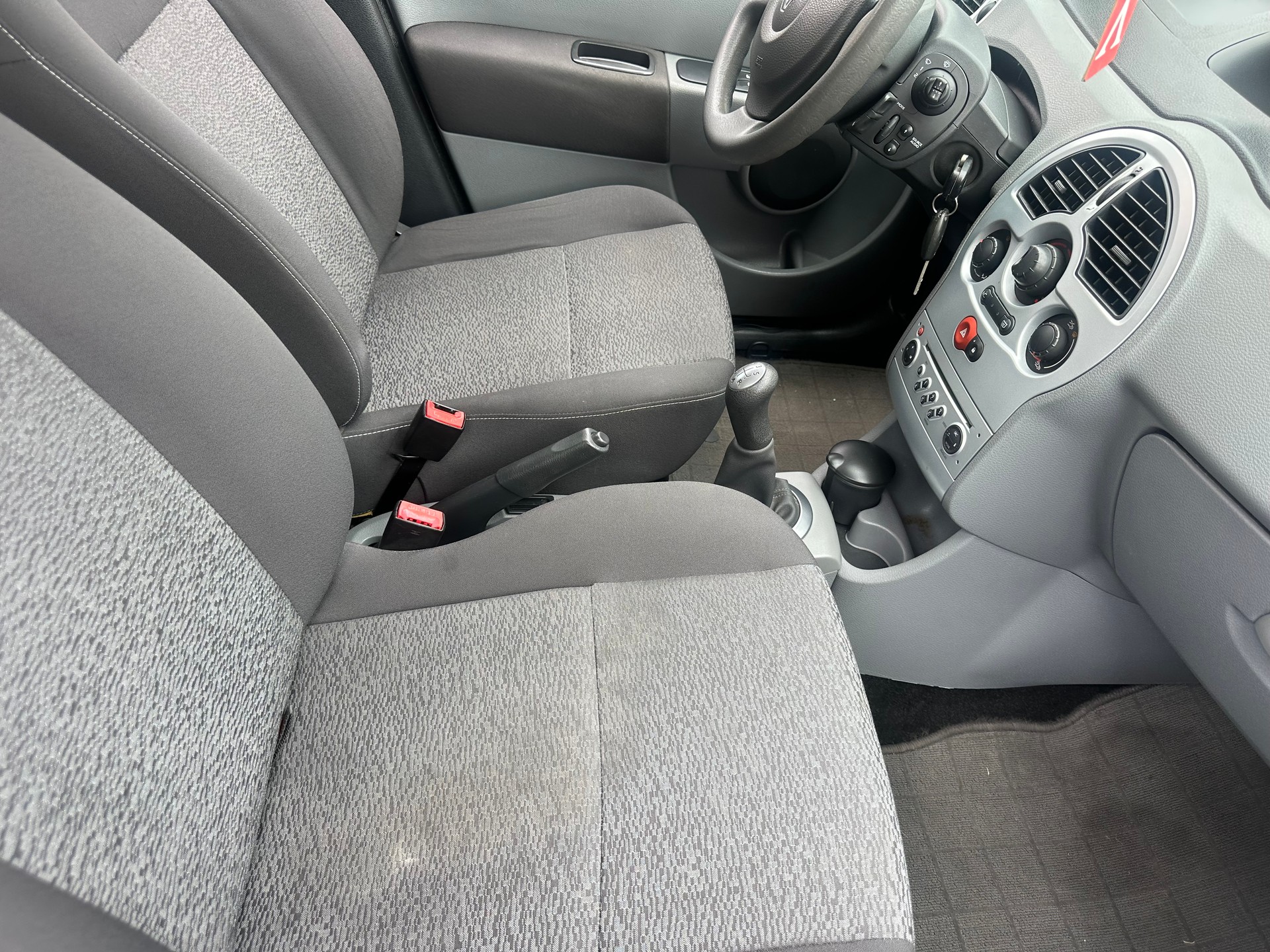 RENAULT MODUS-image-4