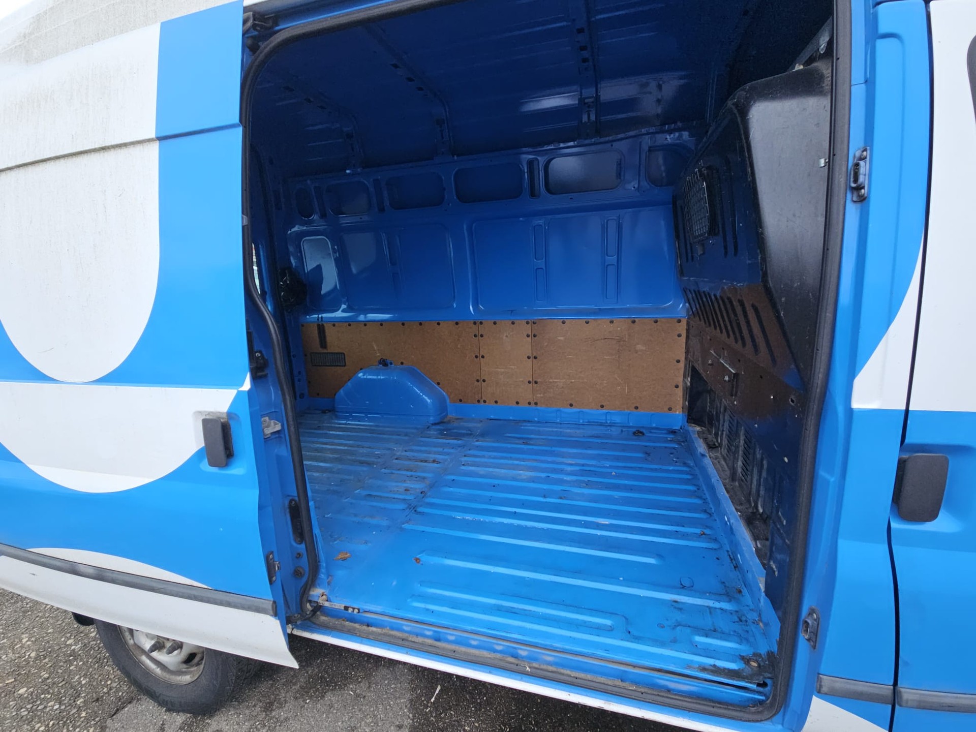 FORD Transit Van 350M Trend-image-8