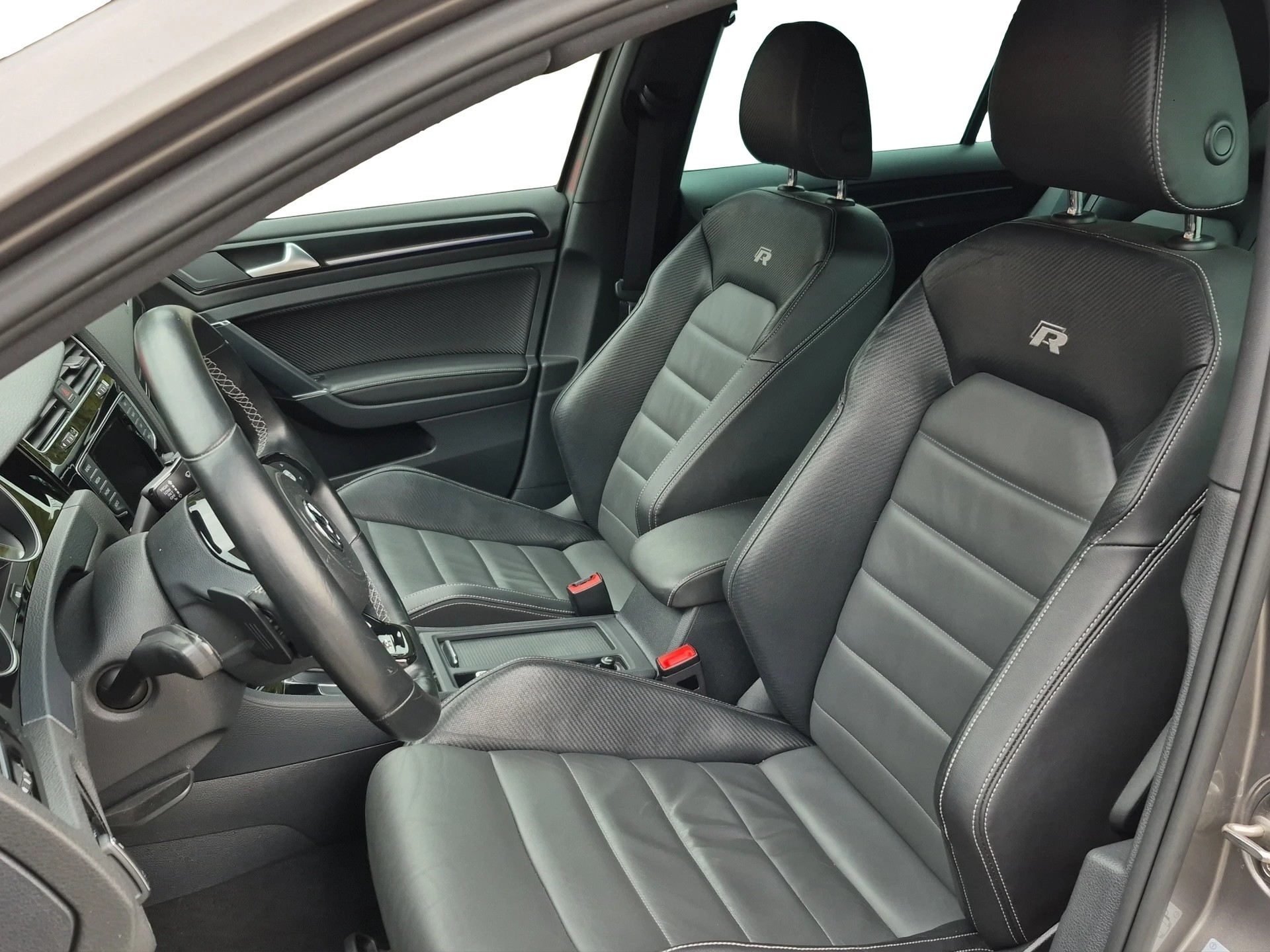VW Golf 2.0 TSI R 4Motion DSG-image-7