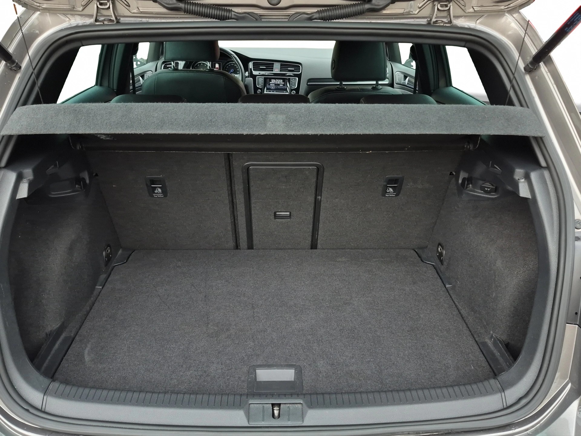 VW Golf 2.0 TSI R 4Motion DSG-image-12