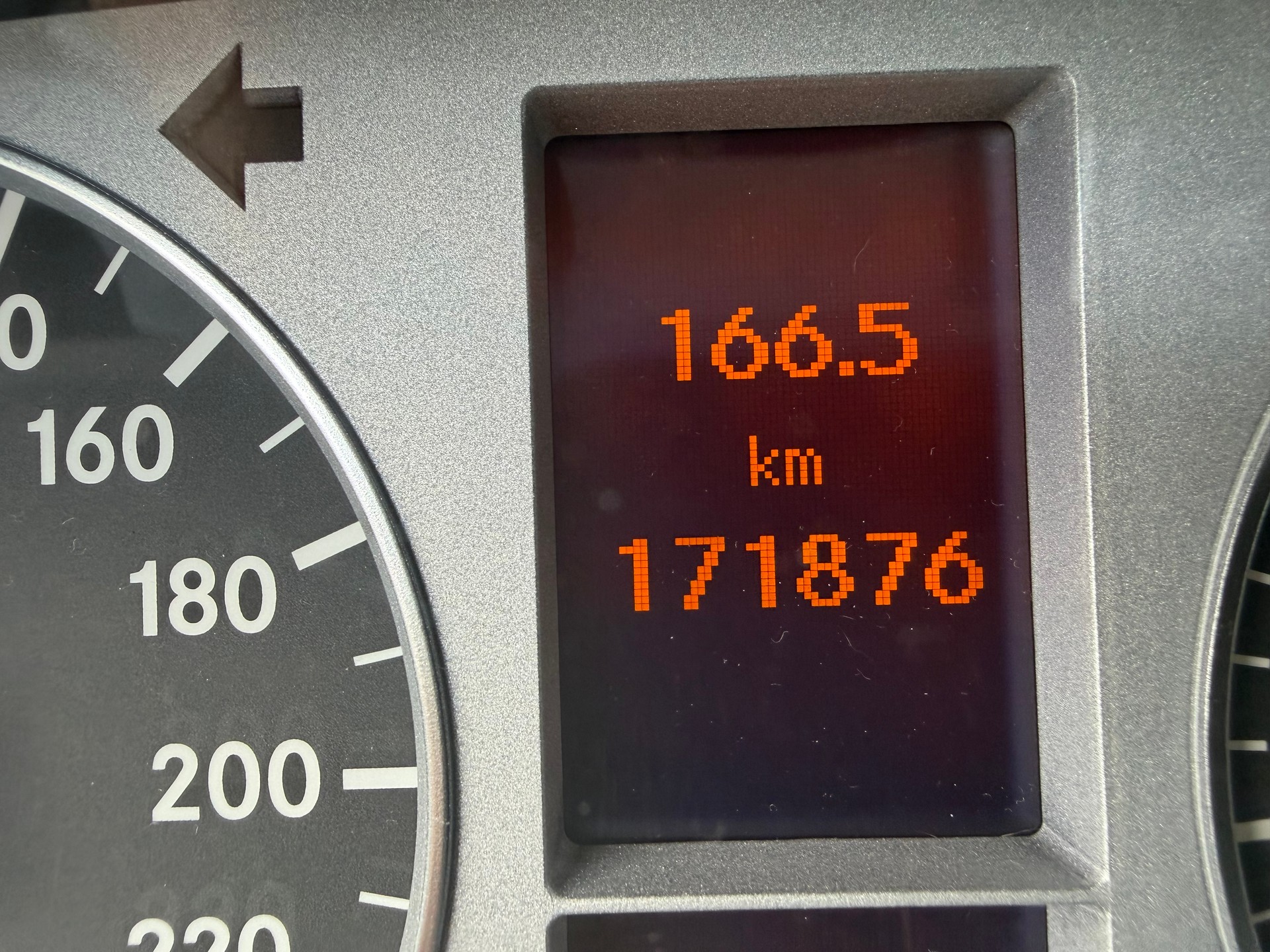 MERCEDES-BENZ B 200 Autotronic-image-11