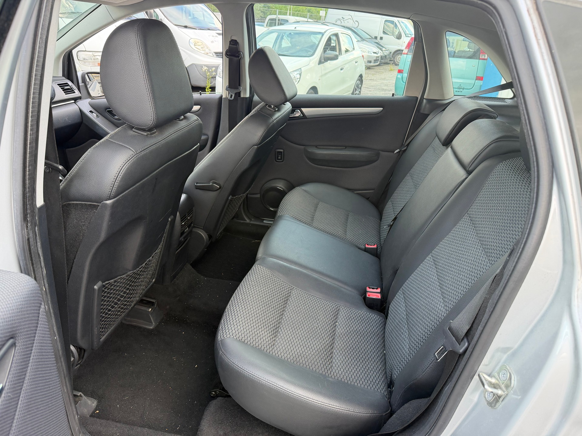 MERCEDES-BENZ B 200 Autotronic-image-7