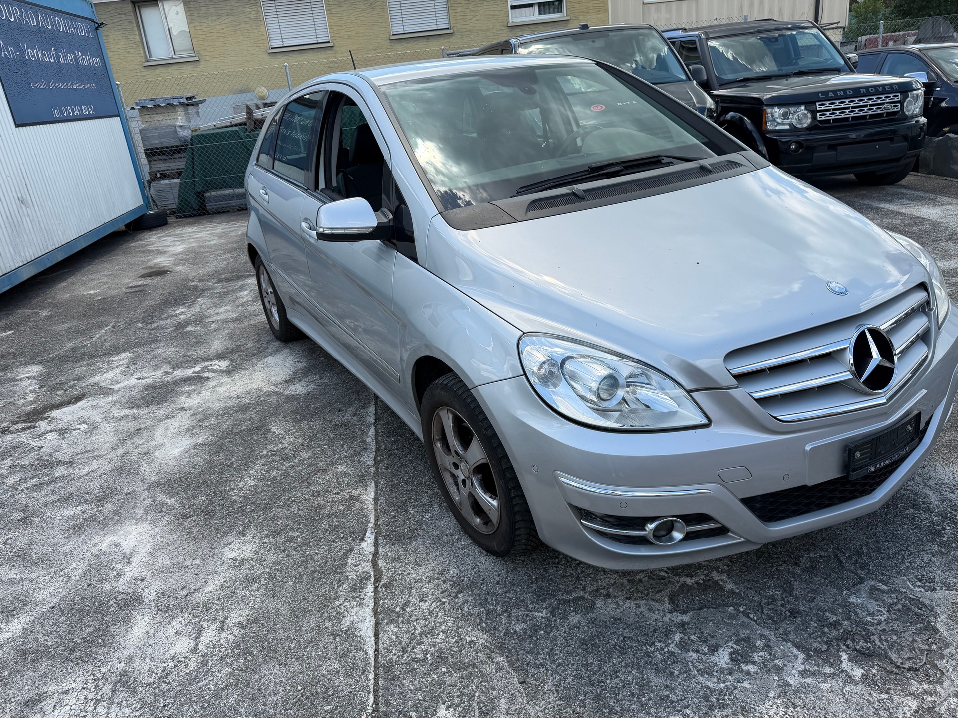 MERCEDES-BENZ B 200 Autotronic-image-1