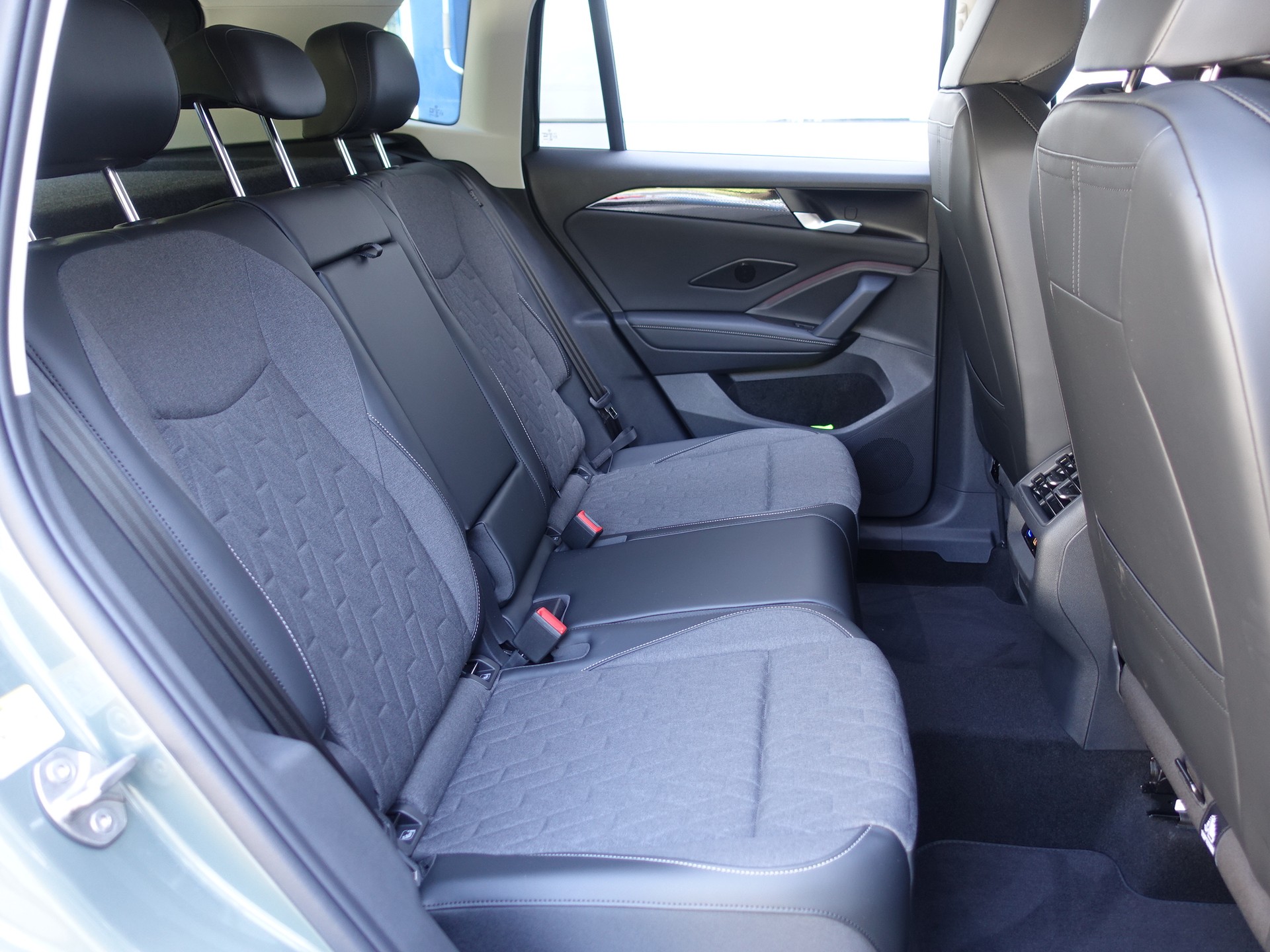 VW Tiguan 1.5 TSI evo2 mHEV R-Line DSG-image-14