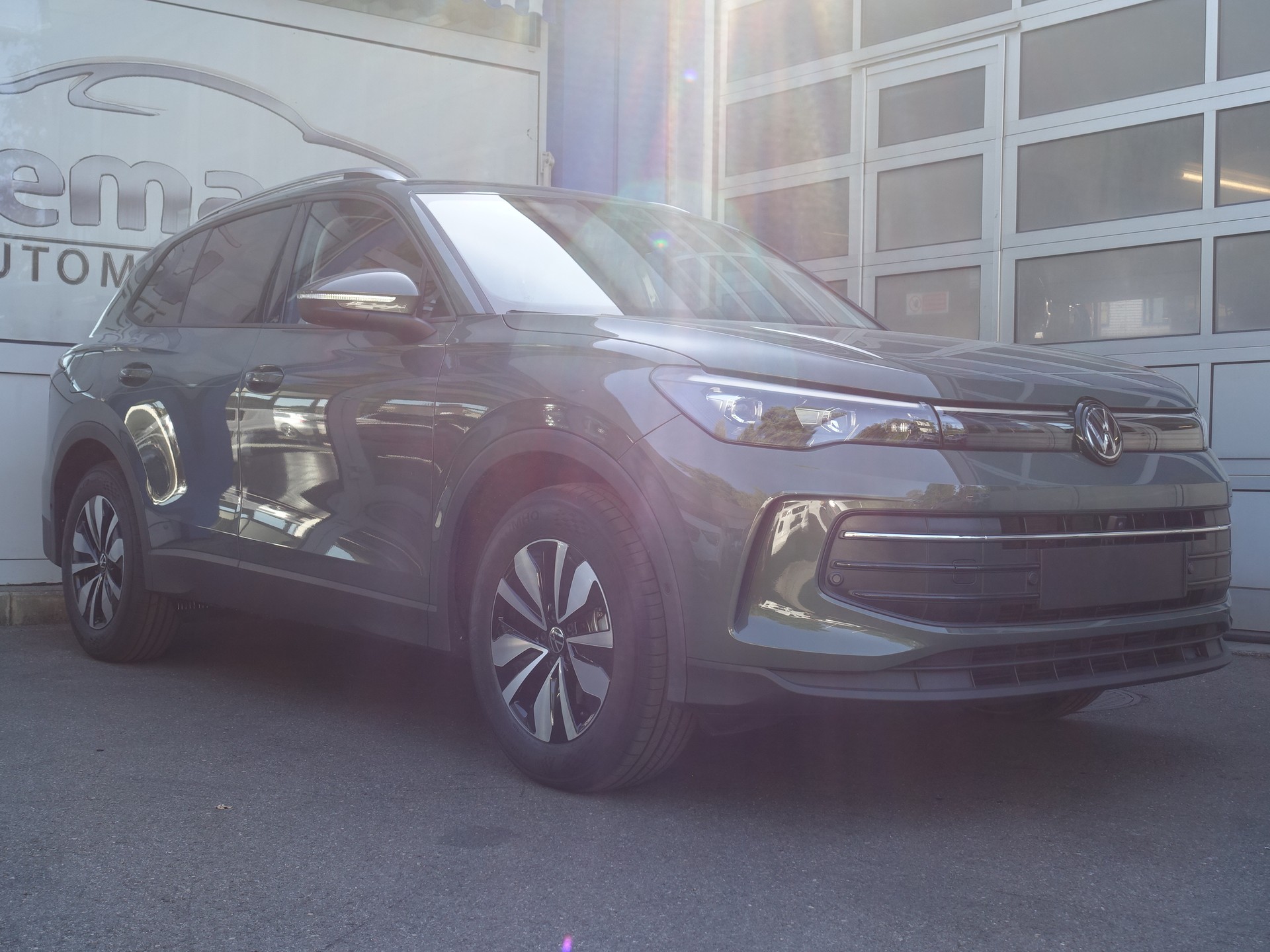 VW Tiguan 1.5 TSI evo2 mHEV R-Line DSG-showroom-element-1