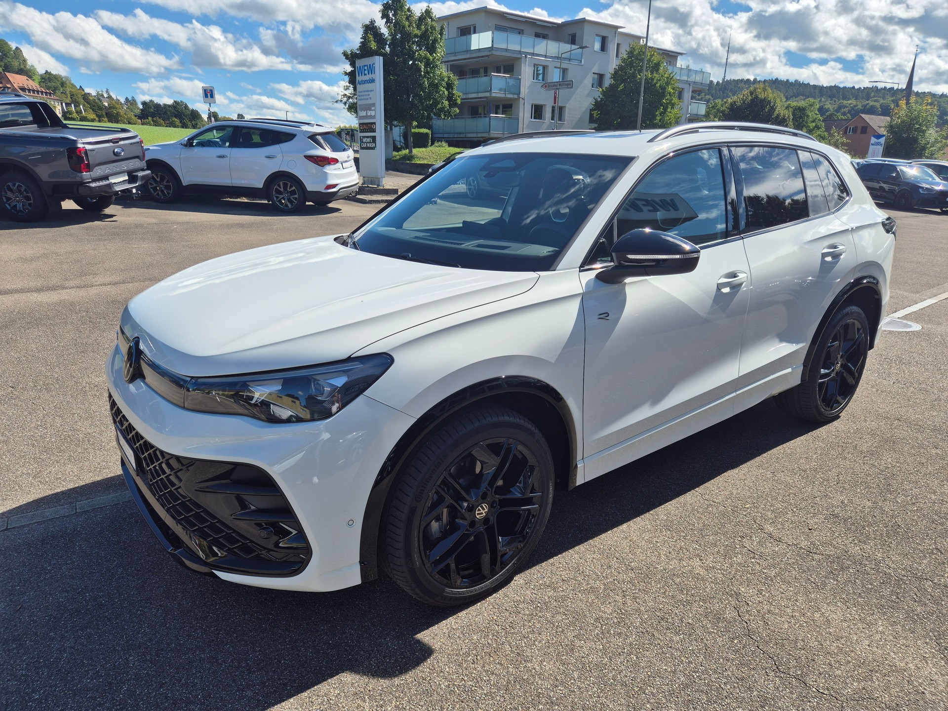 VW Tiguan 2.0 TSI DSG R-Line 4Motion-showroom-element-1