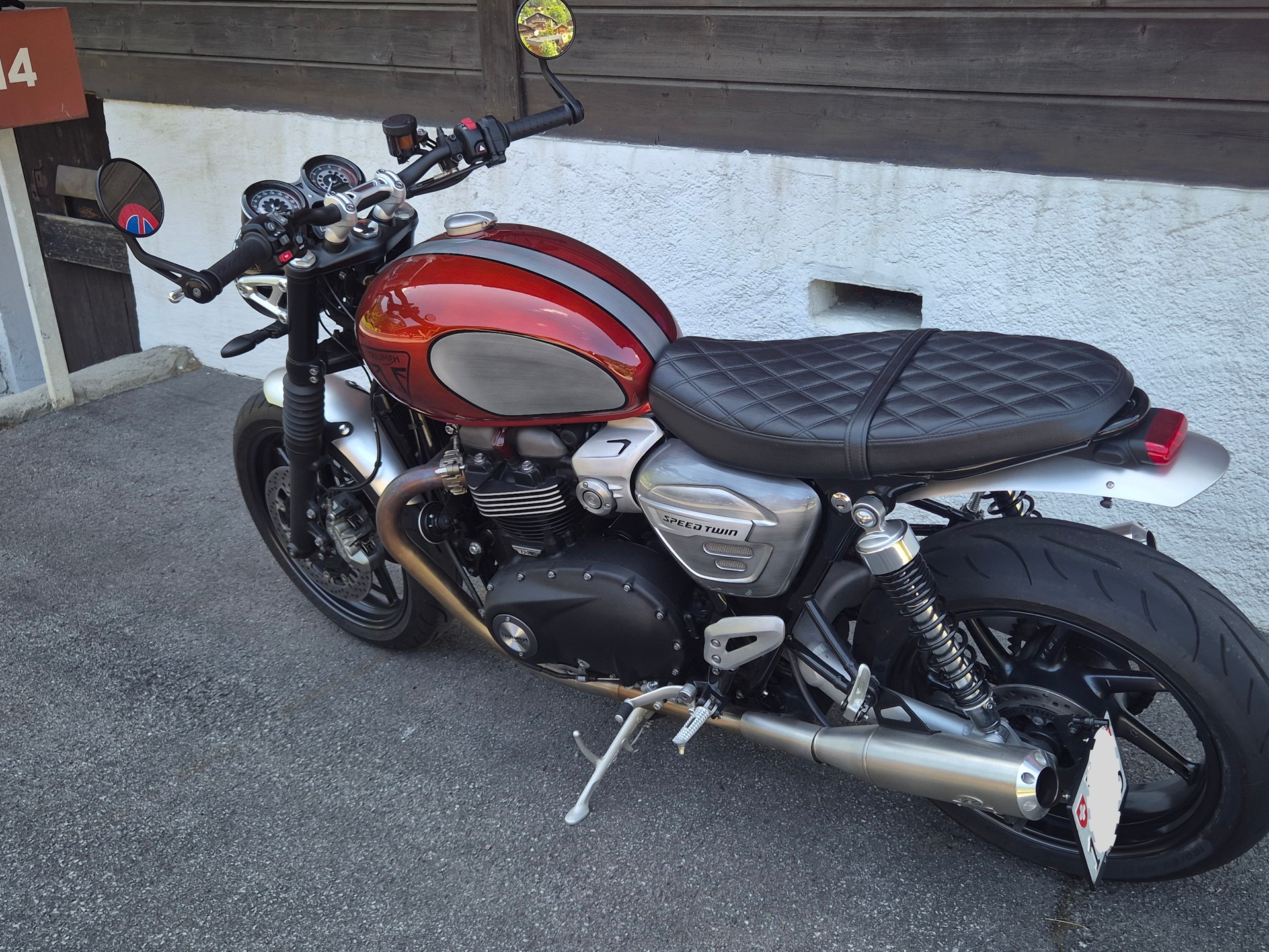 TRIUMPH Speed Twin 1200-image-2
