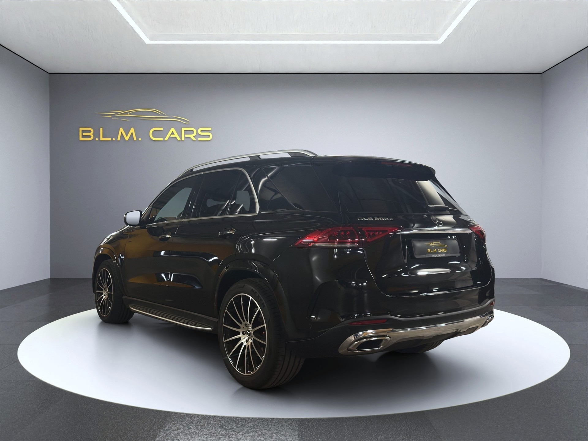 MERCEDES-BENZ GLE 300 d 4Matic AMG Line 9G-Tronic-image-4