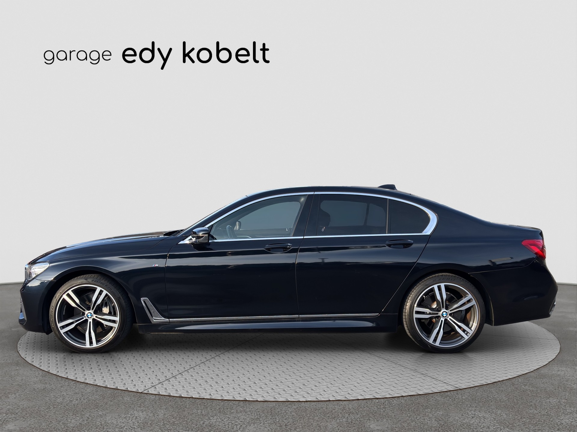 BMW 730d xDrive Steptronic-showroom-element-1