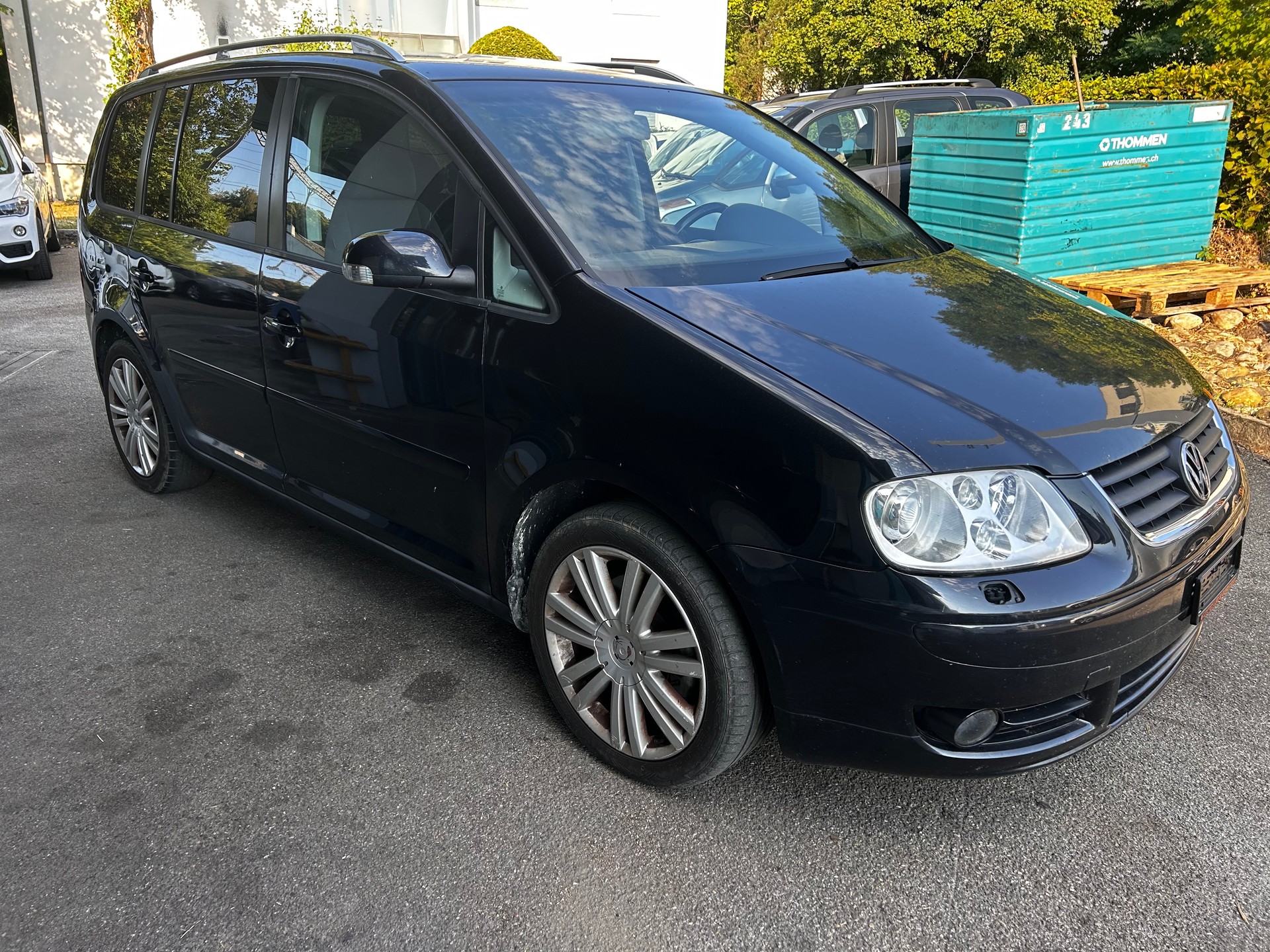 VW Touran 2.0 TDI Trendline-image-2