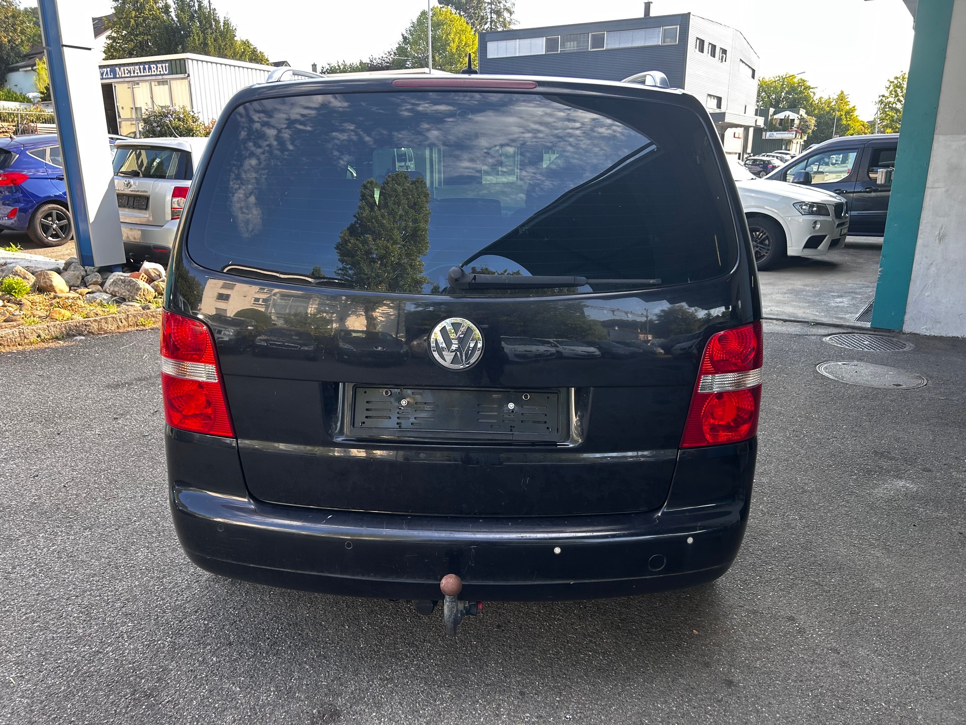 VW Touran 2.0 TDI Trendline-image-4