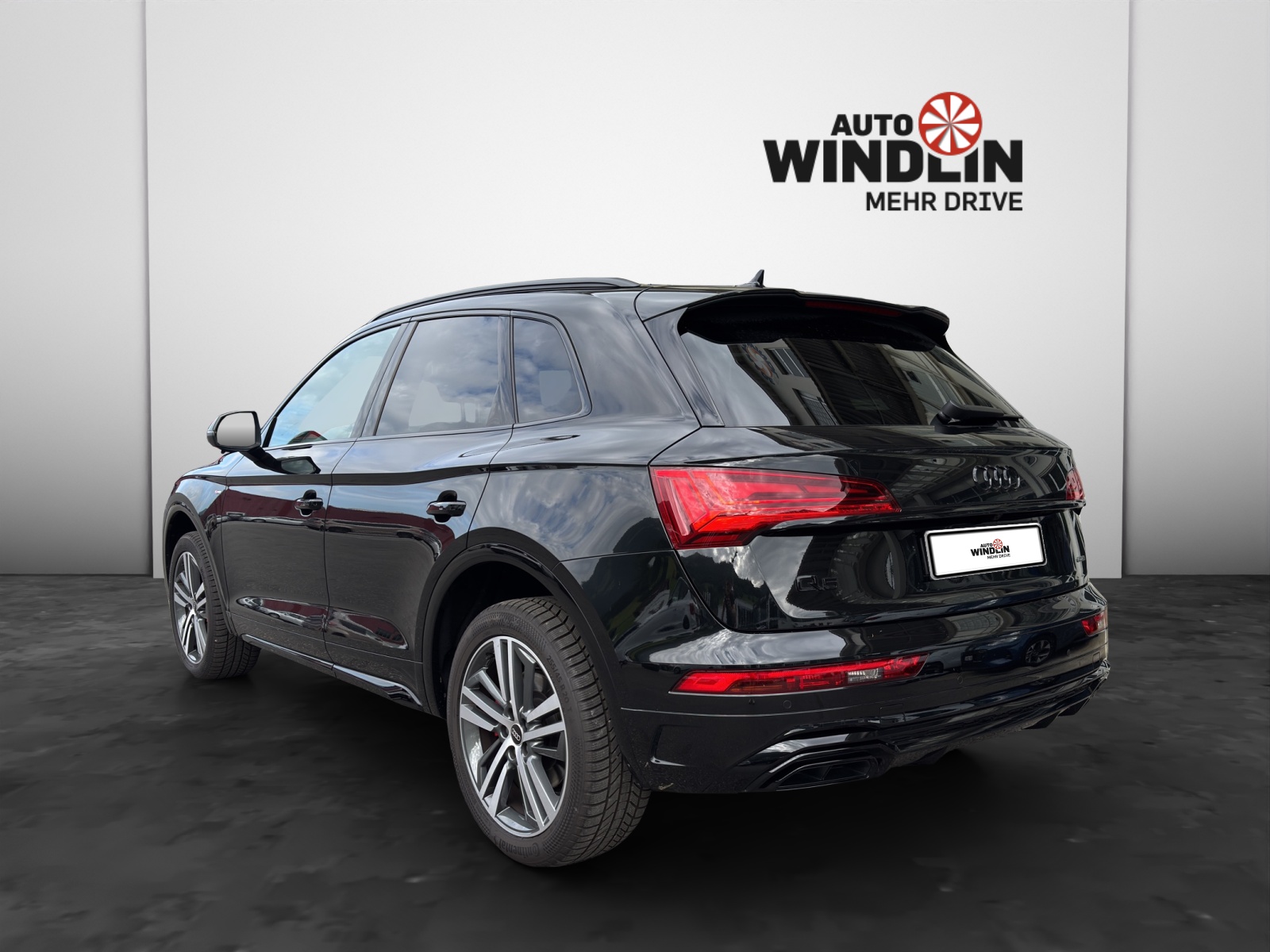 AUDI Q5 2.0 40 TDI Black Edition quattro S-Tronic-showroom-element-2