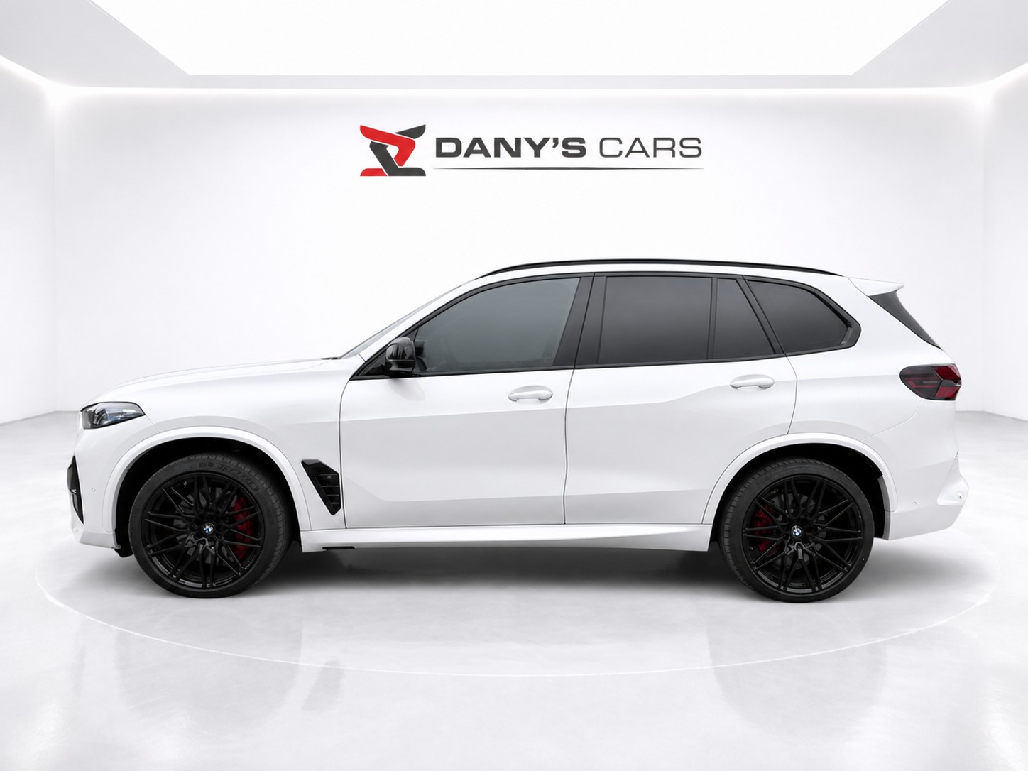 BMW X5M Competition-showroom-element-2