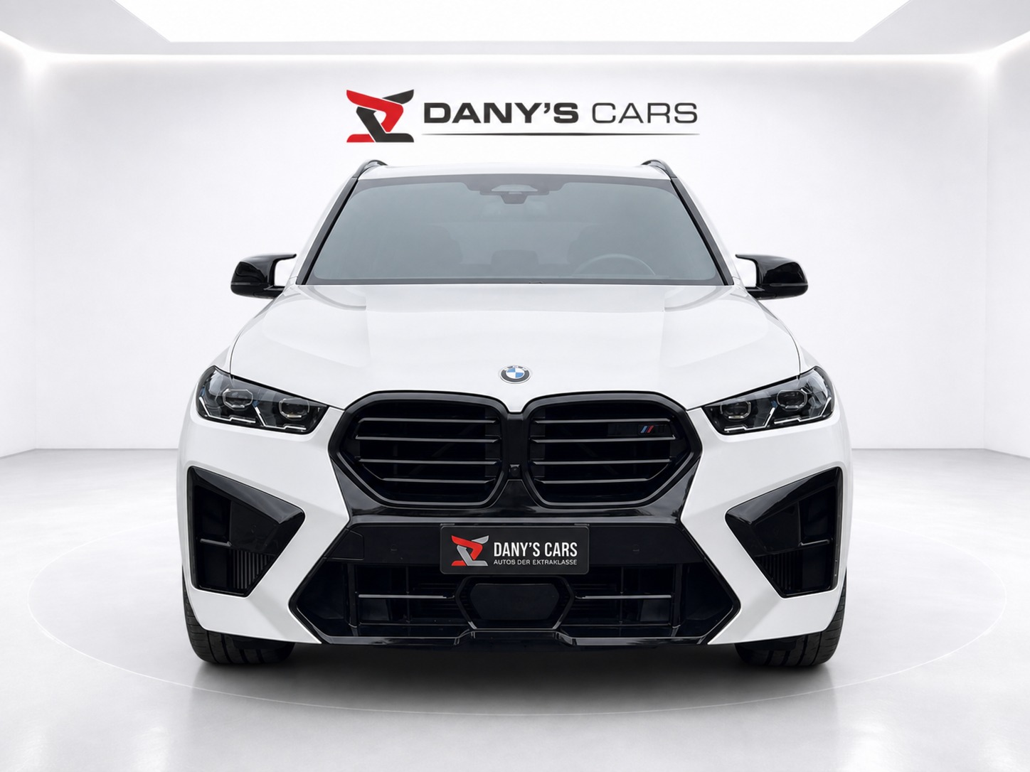 BMW X5M Competition-showroom-element-1