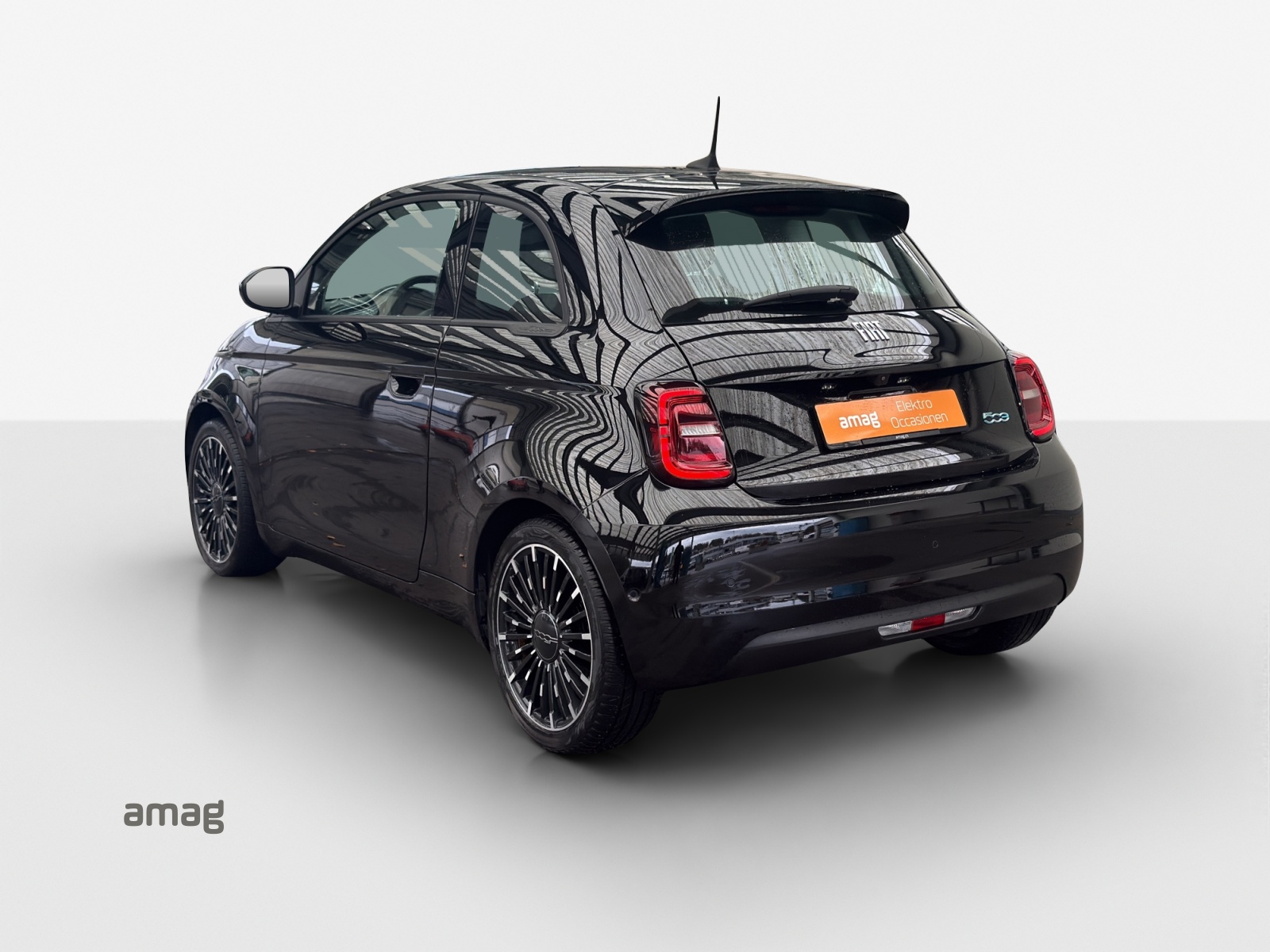 FIAT 500 electric 87 kW Icon-showroom-element-2