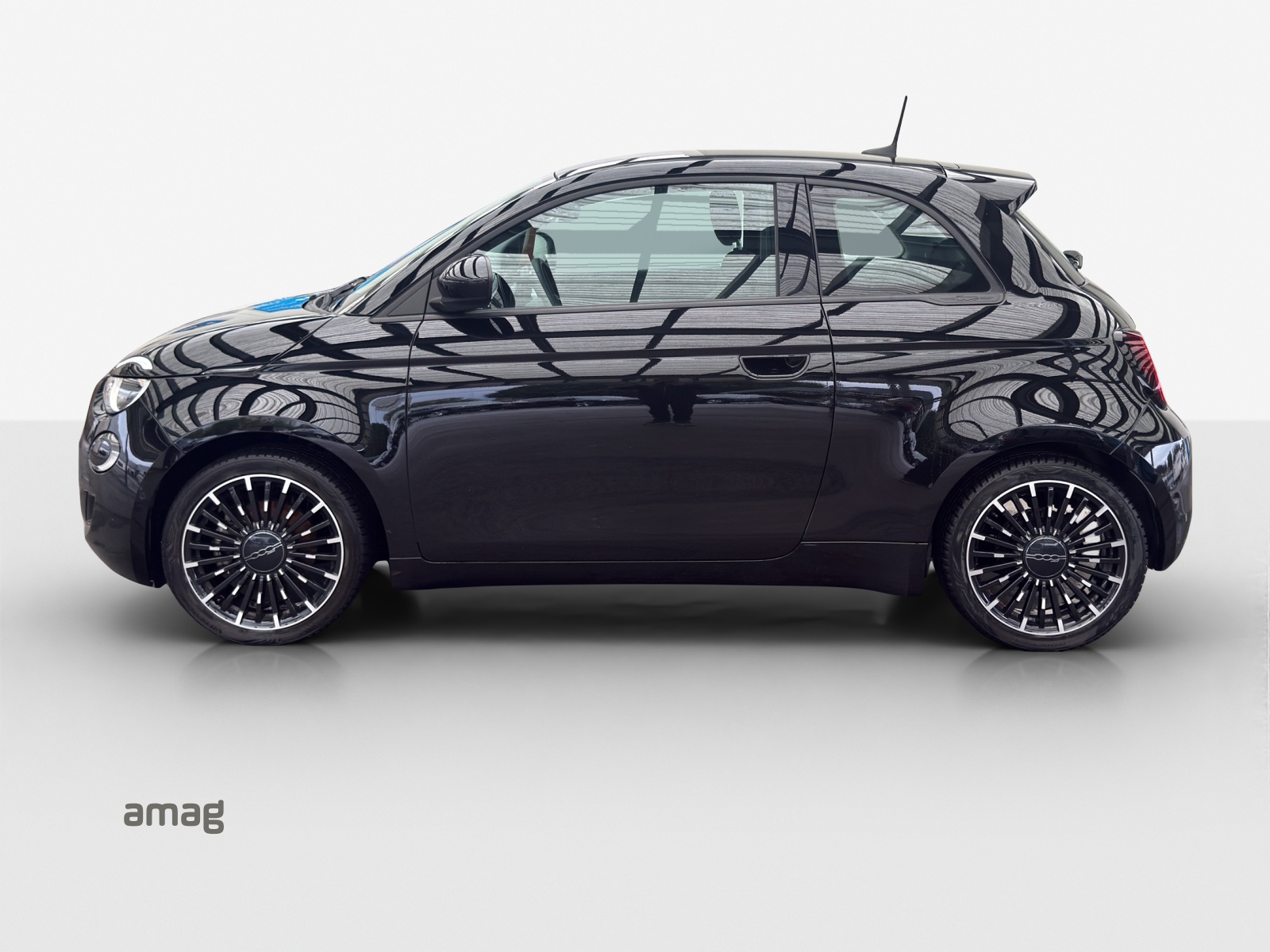 FIAT 500 electric 87 kW Icon-showroom-element-1