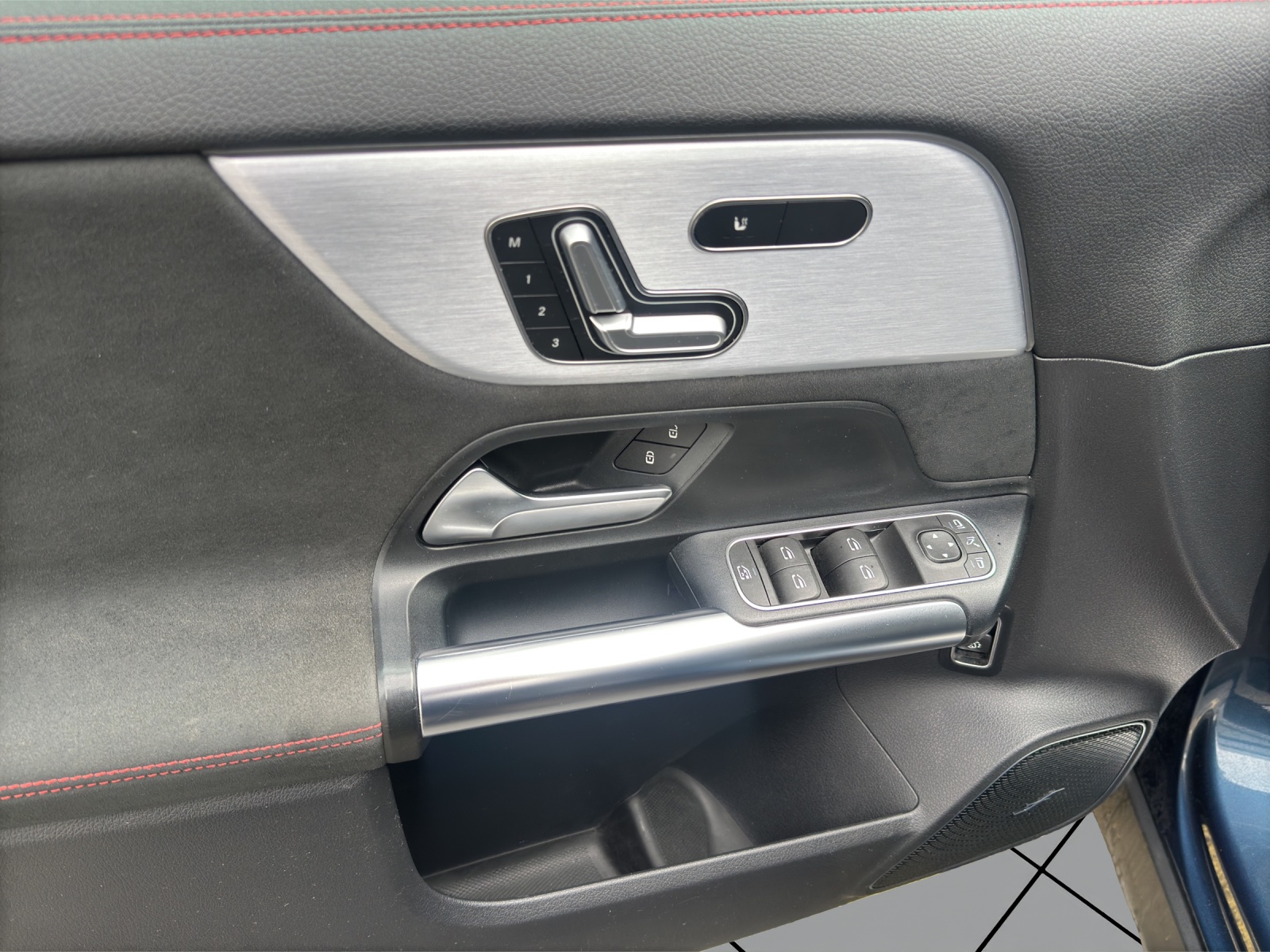 MERCEDES-BENZ EQA 250 AMG Line AMG Line-image-13