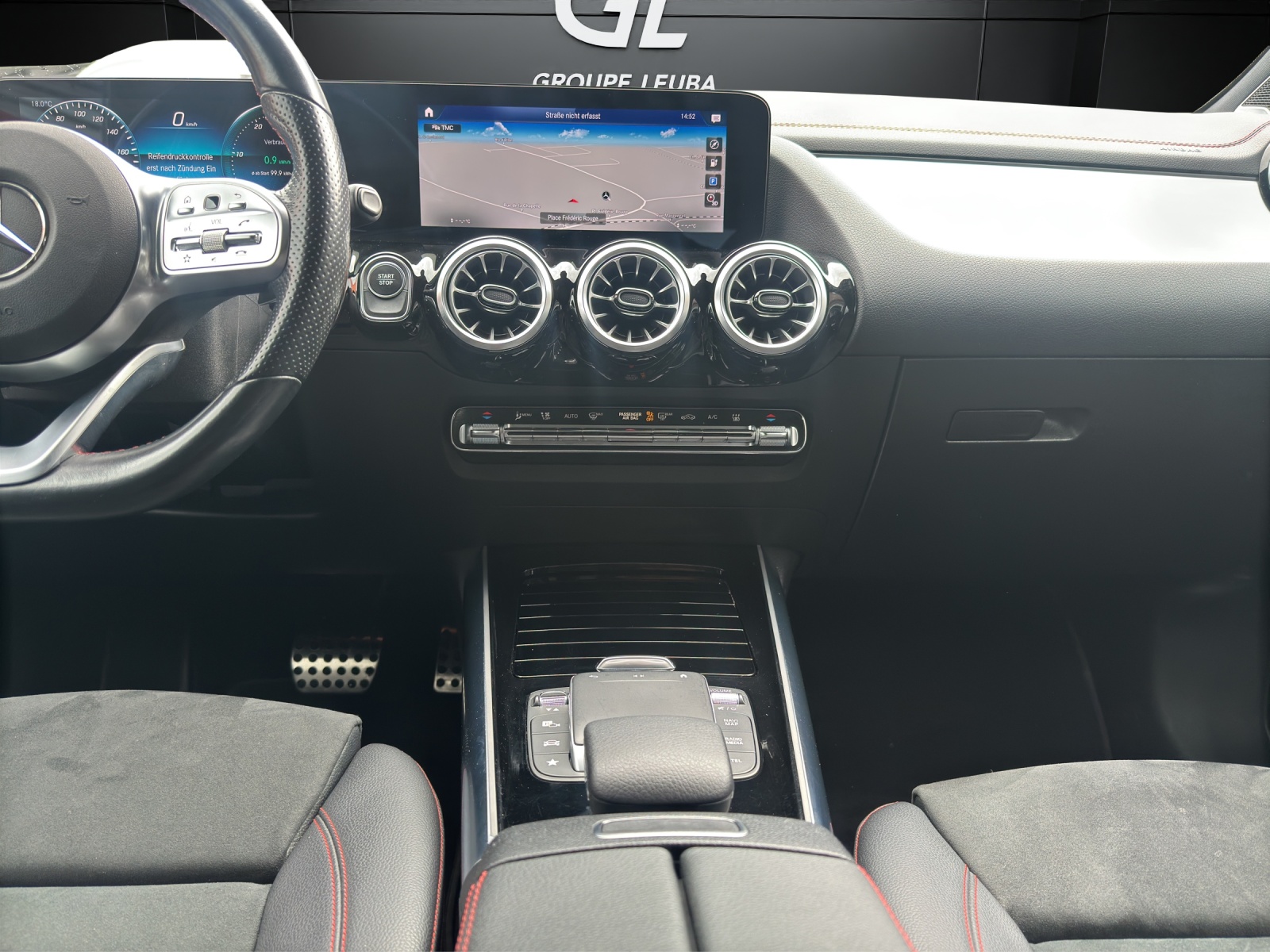 MERCEDES-BENZ EQA 250 AMG Line AMG Line-image-8
