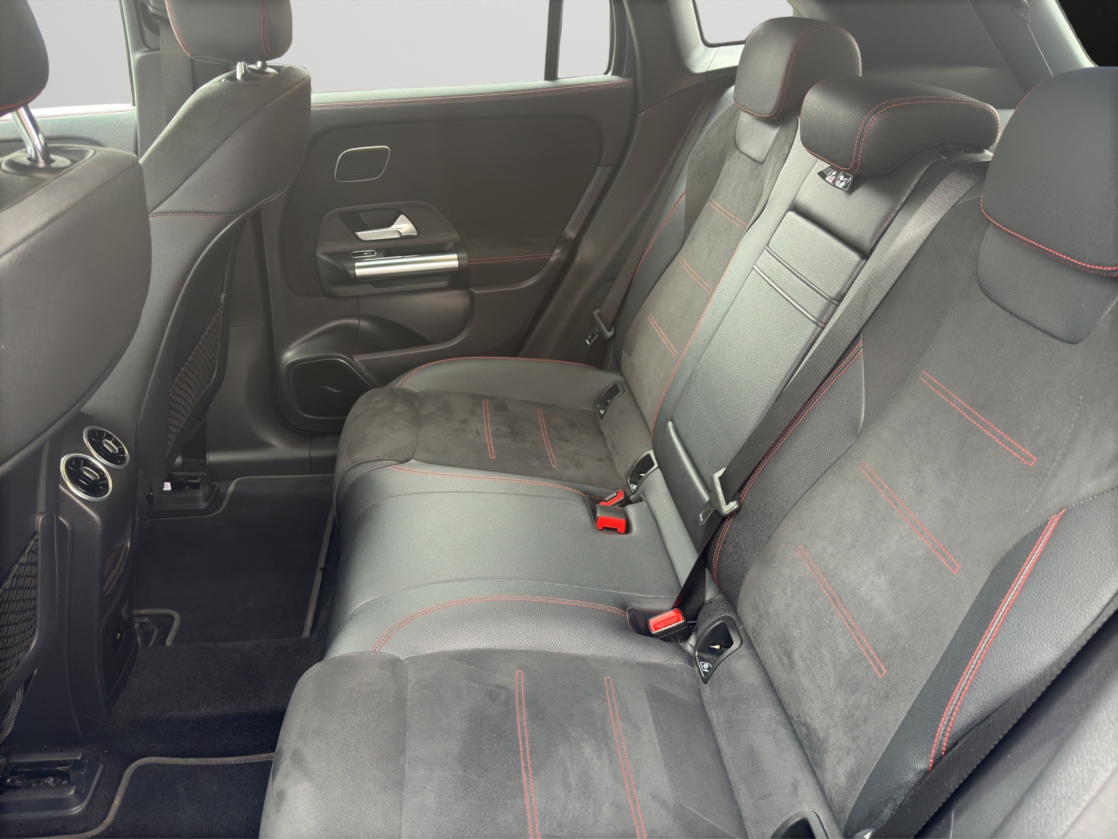 MERCEDES-BENZ EQA 250 AMG Line AMG Line-image-11