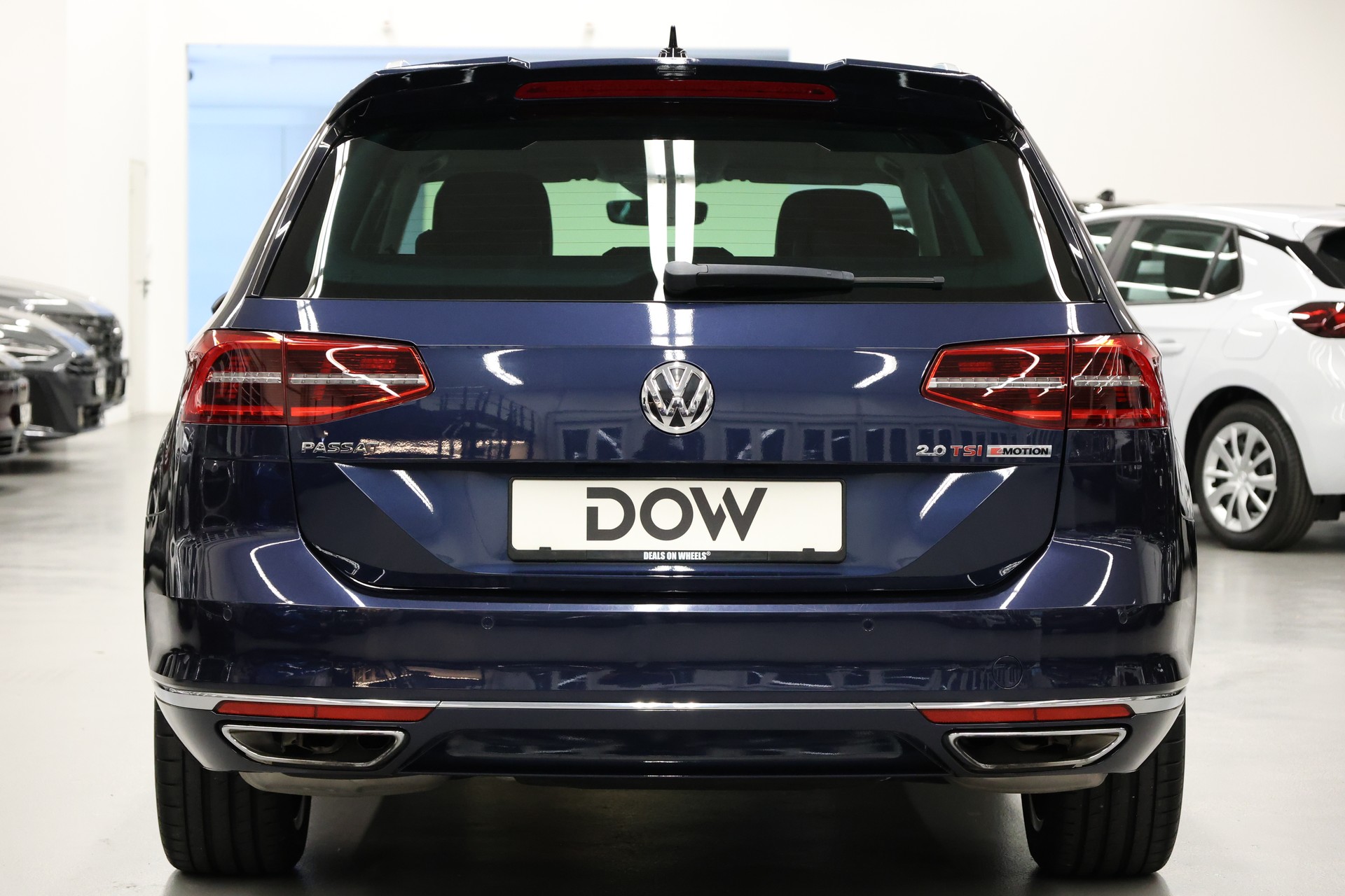 VW Passat Variant 2.0 TSI Highline DSG 4m-image-10