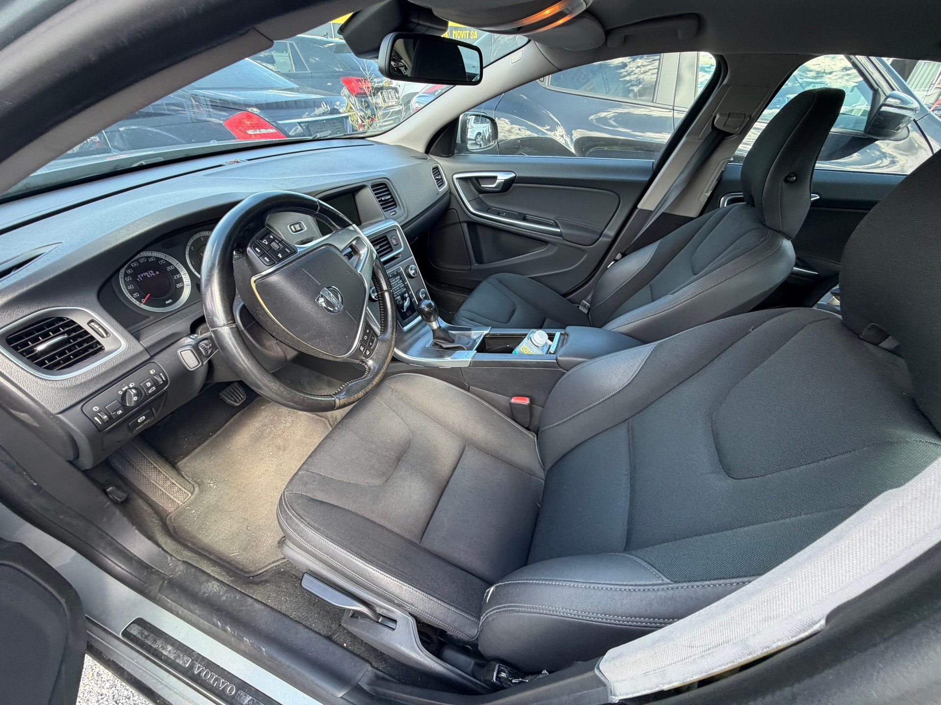 VOLVO S60 D5 Summum-image-9