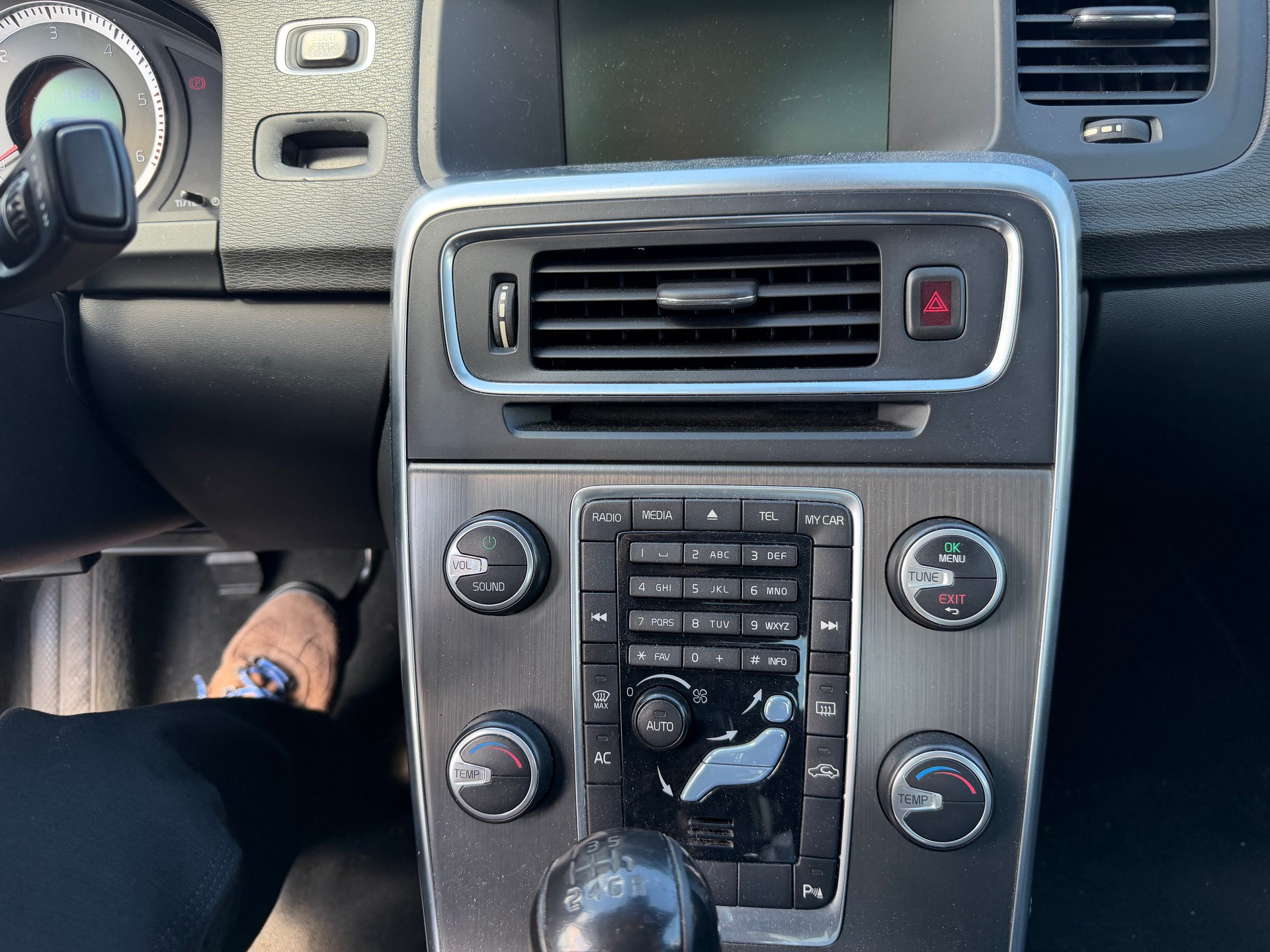 VOLVO S60 D5 Summum-image-10