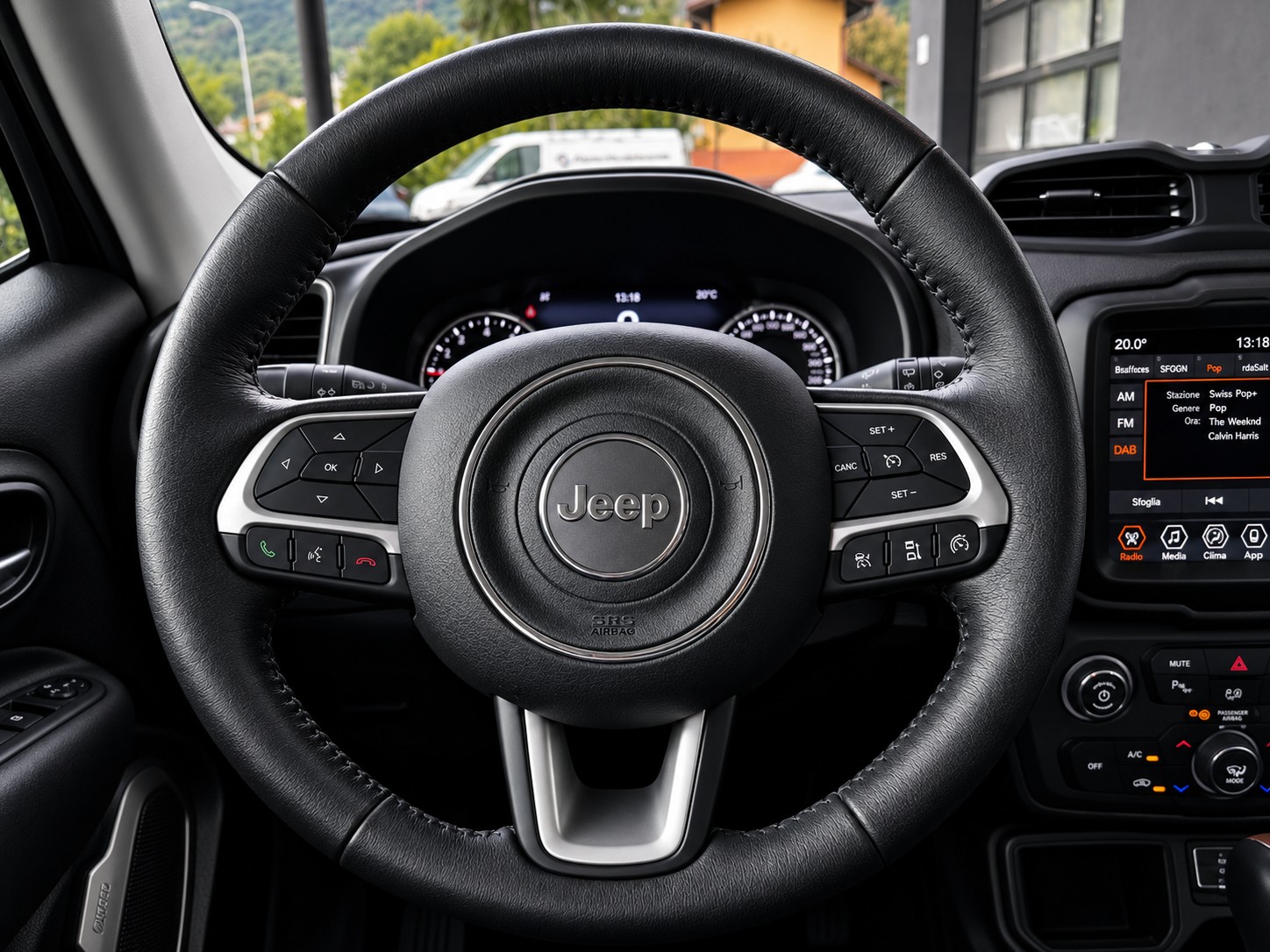 JEEP Renegade 1.5 MHEV Swiss Limited Plus-image-13