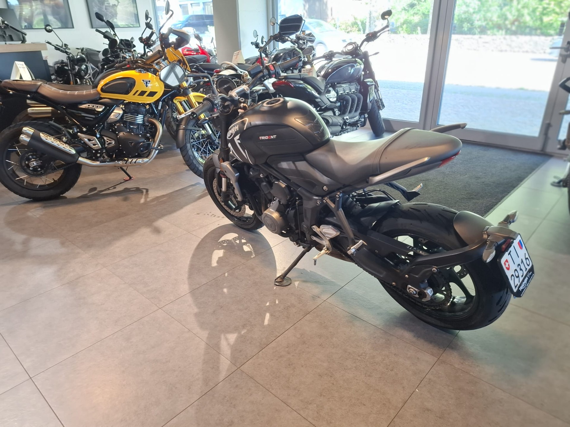 TRIUMPH Trident 660-image-4