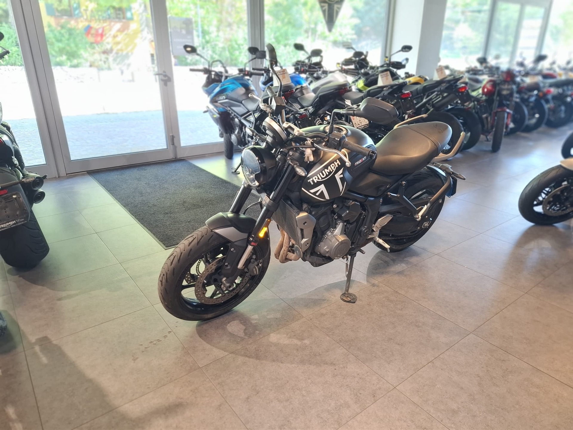 TRIUMPH Trident 660-image-3
